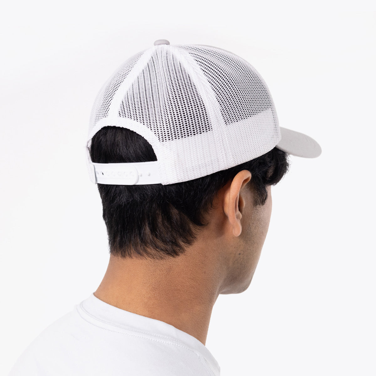 OOsnap Unisex Baseball Cap - White & Gray Adjustable Snapback Hat for Men & Women | Perfect for Outdoor Sports, Casual Wear & Street Fashion