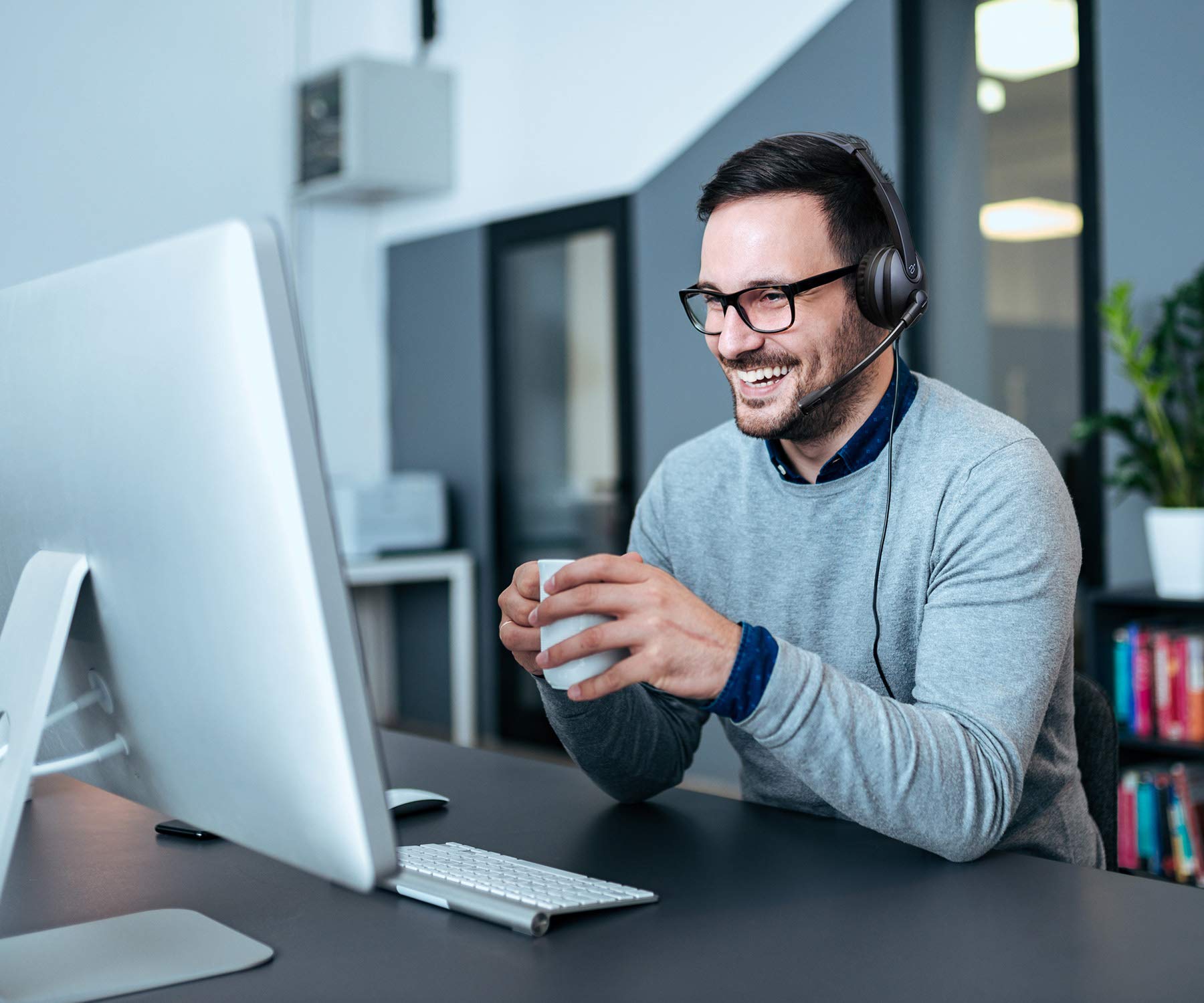 Aluratek Wired 3.5mm Stereo Headset with Noise Cancelling Microphone & In-Line Controls - Perfect for Online Classes, Zoom Meetings, Microsoft Teams, Video Calls, Gaming & Music (AWH352FB, Black) - Ideal for Remote Work, Virtual Learning & Professional Webinars