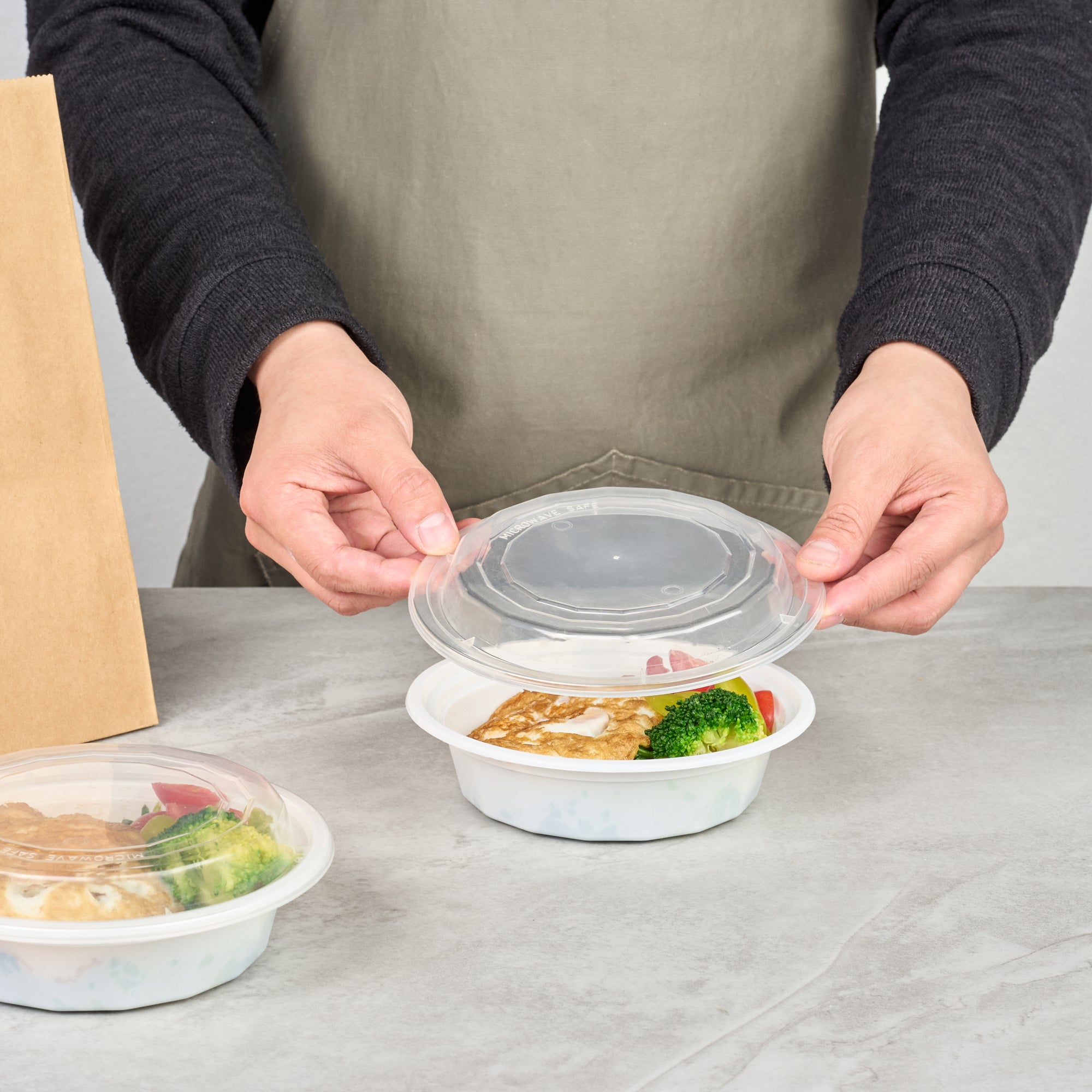 16 oz Round White Plastic To-Go Containers with Clear Lids - Microwave Safe (6.25