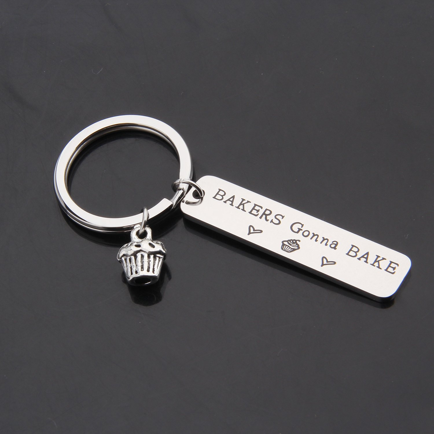 ENSIANTH Baker Gift Keychain - Cute Cupcake Charm Jewelry for Baking Enthusiasts, Pastry Chef Appreciation Gift - Perfect for Kitchen Decor, Bakers Gonna Bake Theme Accessory