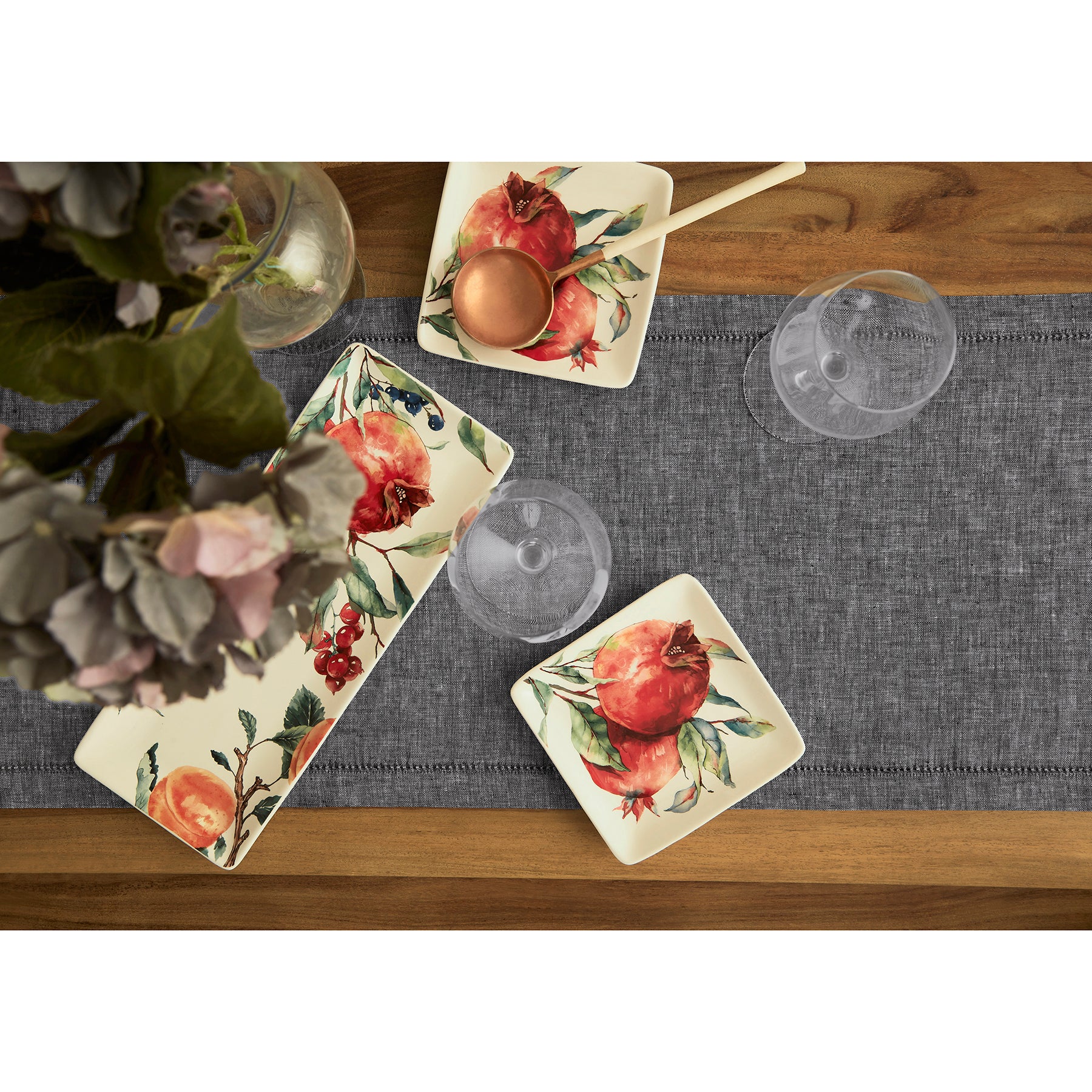 Elegant Milan Table Runner for Dining Room Decor - Perfect for Weddings, Parties, and Holiday Tablescapes