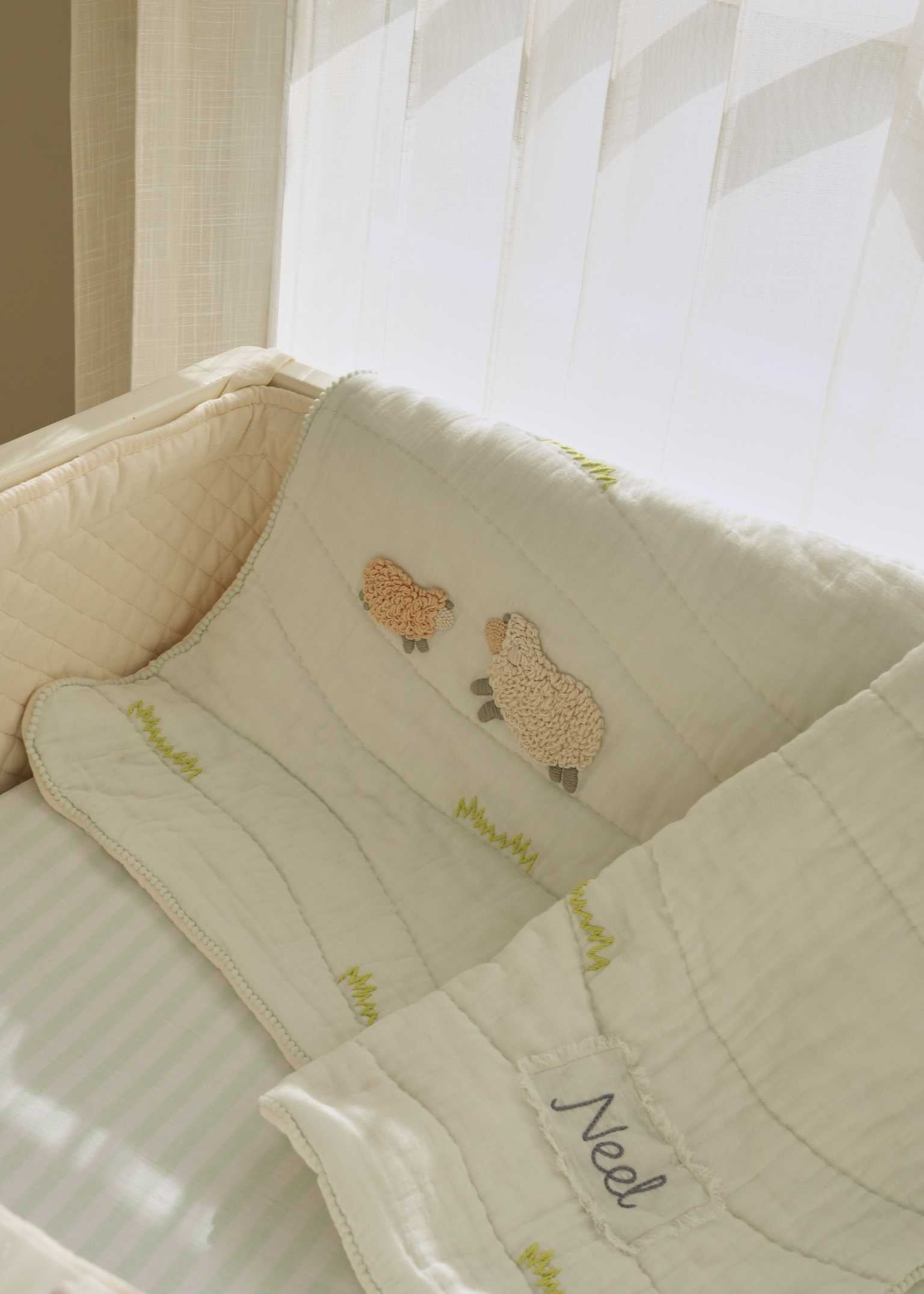 Soft and Cozy Counting Sheep Cot Bedding Set - 100% Organic Cotton Baby Crib Sheets & Blanket for Nursery, Perfect for Newborns, Infants, and Toddlers - Ideal for Bedtime, Naptime, and Nursery Decor