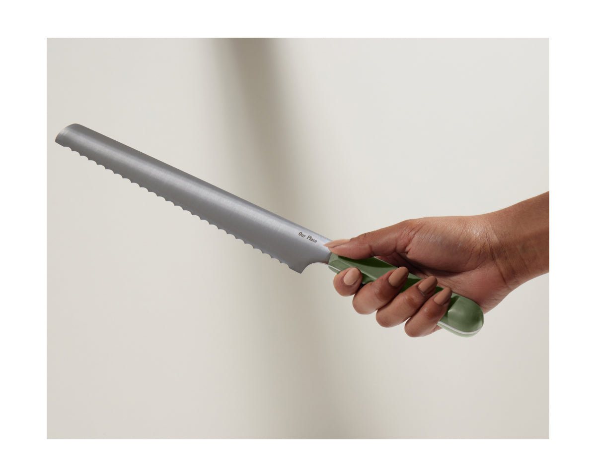 Premium Serrated Bread Knife - 8 Inch Stainless Steel Blade for Effortless Slicing of Bread, Cakes & Delicate Pastries | Perfect for Bakeries, Home Kitchens & Professional Chefs