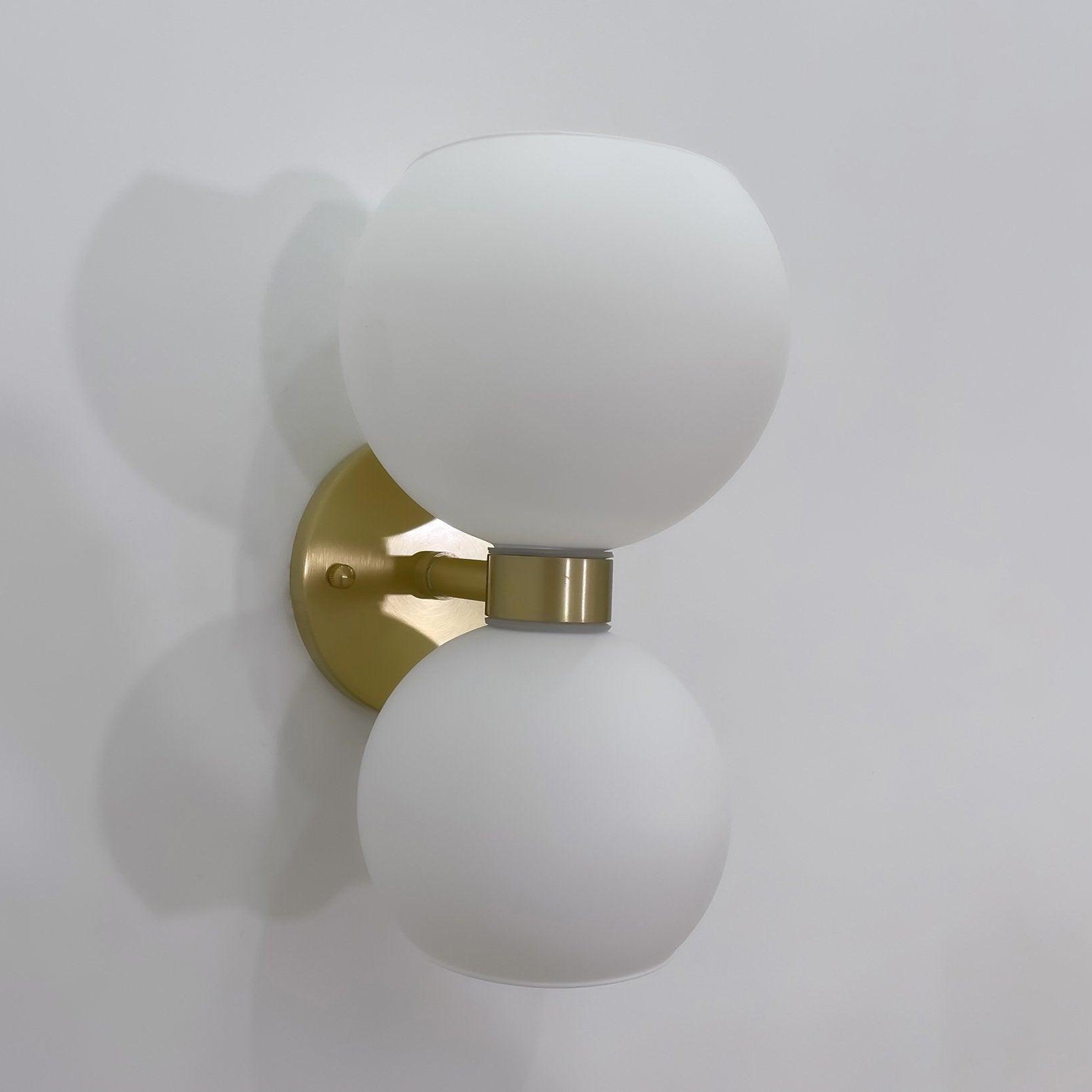 Stylish Betty's Wall Lamp - Modern LED Sconce Light for Bedroom, Living Room & Hallway - Energy Efficient Home Decor Lighting