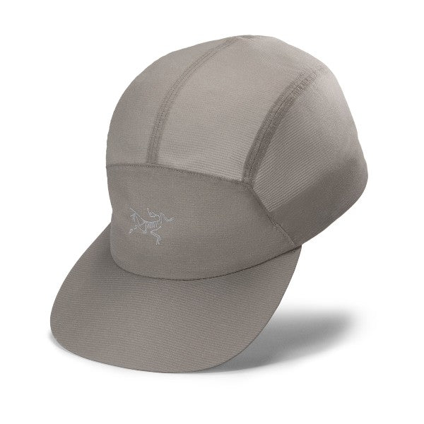 Arc'teryx Norvan Regular Brim Hat - Lightweight Sun Protection for Hiking, Running & Outdoor Adventures | Water-Resistant & Breathable Cap for Men & Women