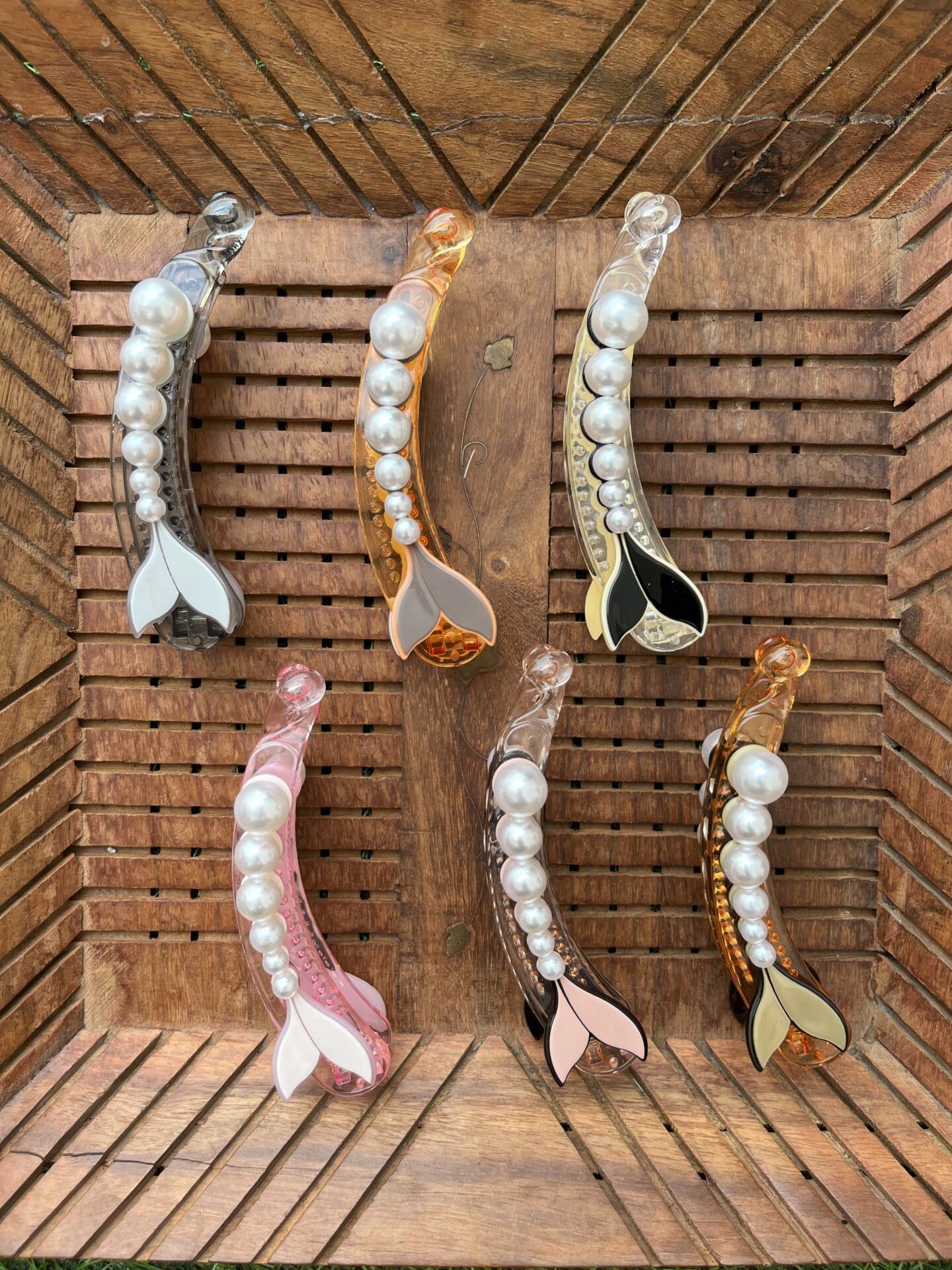 VSAKSH 2 Pack Fish Shaped Pearl Hair Clips - Non-Slip Plastic Hair Claw Clips for Ponytails & Updos - Stylish Hair Accessories for Women & Girls - Perfect for School, Work, Parties & Daily Use