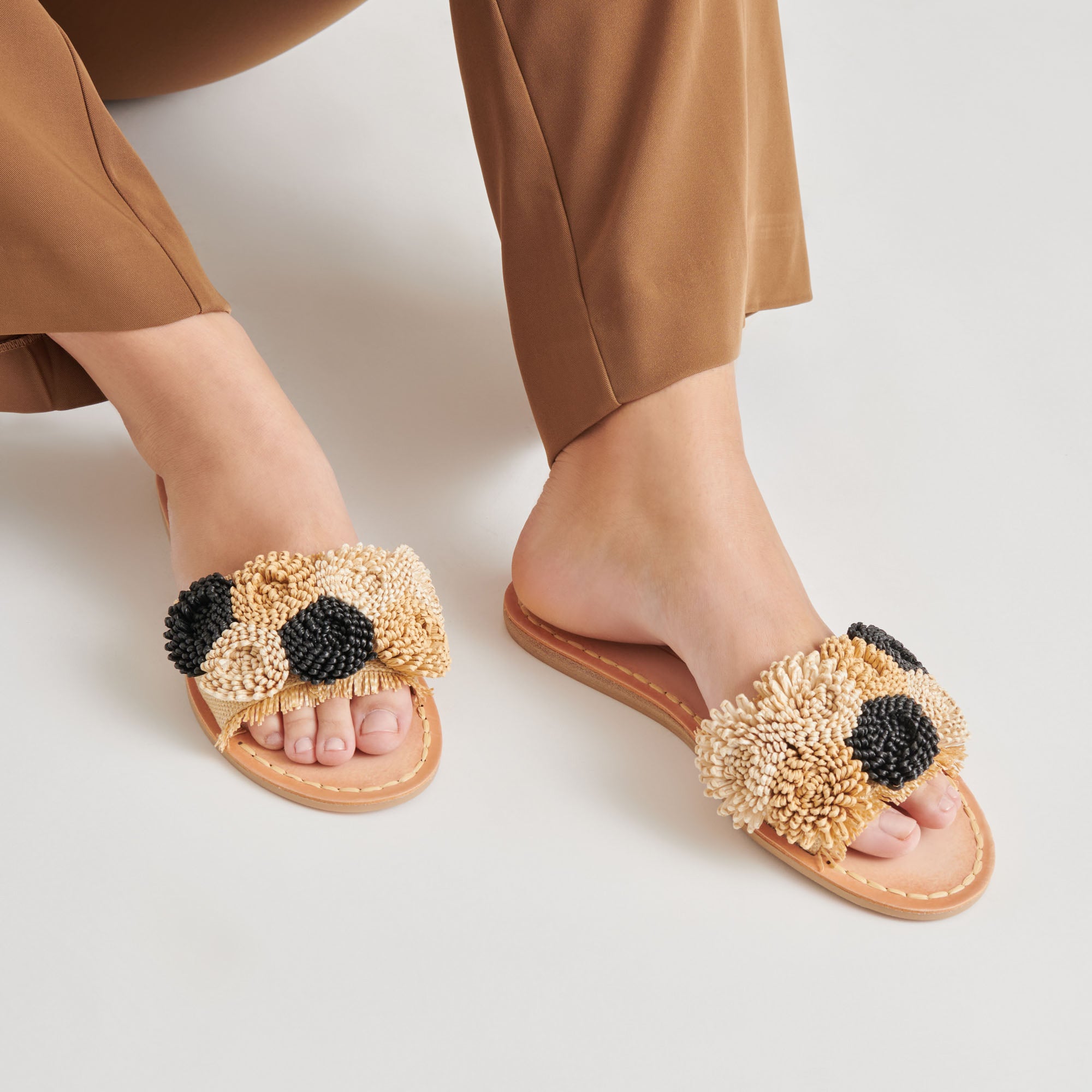 DANELA Women's Black Natural Raffia Sandals - Comfortable & Stylish Summer Beach Shoes for Walking, Travel & Outdoor Activities