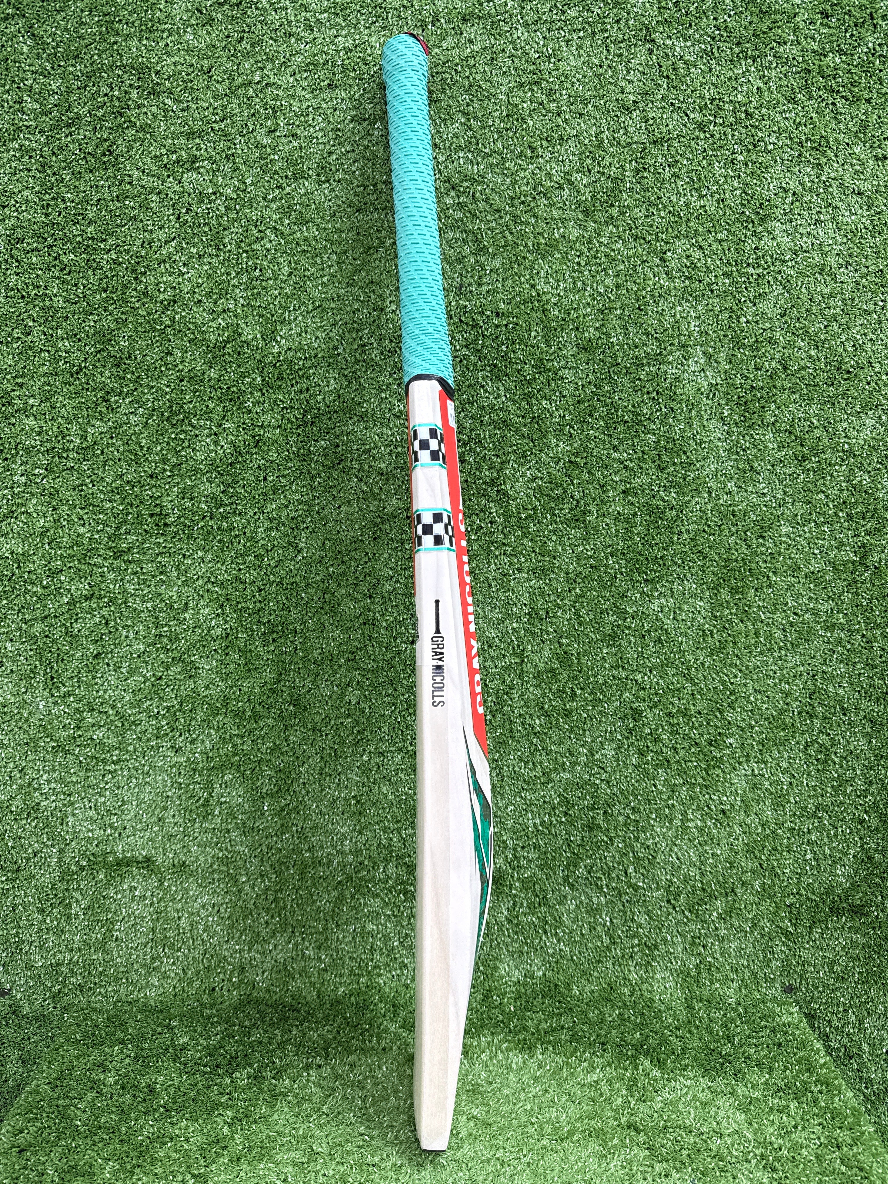 Gray Nicolls Ventus 1.0 5 Star Harrow English Willow Cricket Bat - Premium Cricket Equipment for Professional & Club Players - Perfect for Matches, Training & Competitive Play