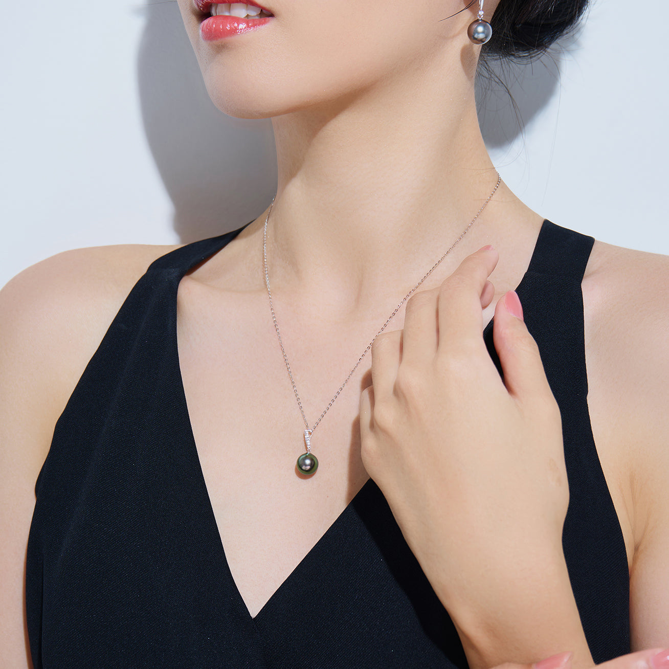 18K Solid Gold Tahitian Pearl Necklace for Women - Luxury Saltwater Pearl Jewelry Gift for Anniversary, Wedding & Special Occasions