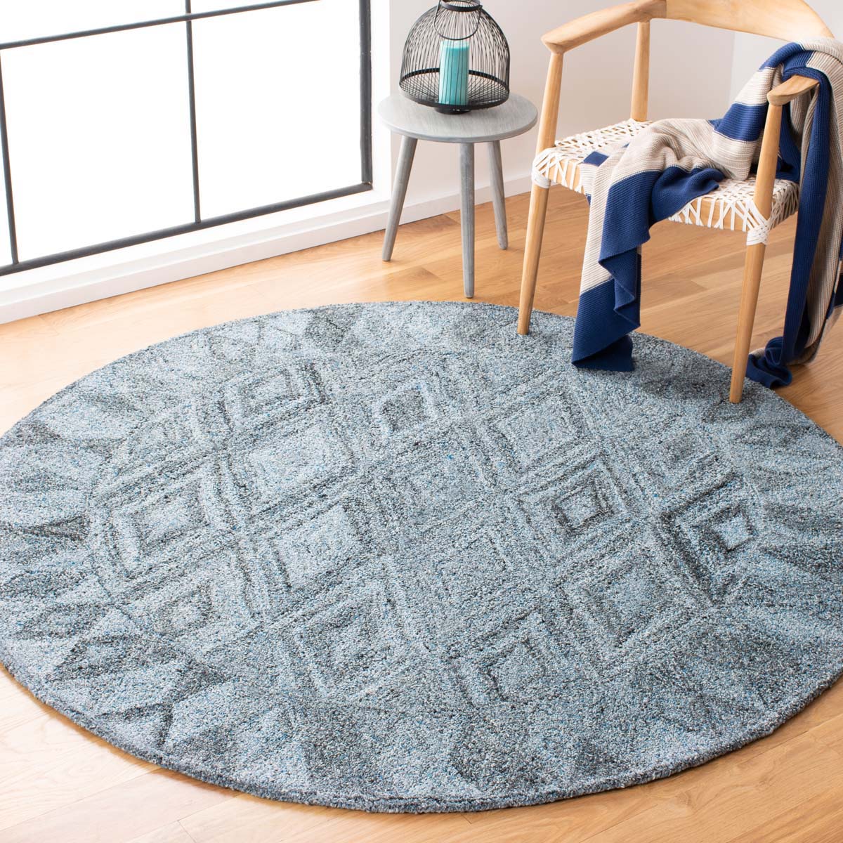 Abstract 618 Rug by Safavieh | Modern Non-Slip Area Rug for Living Room, Bedroom & Office | Soft & Durable Home Decor