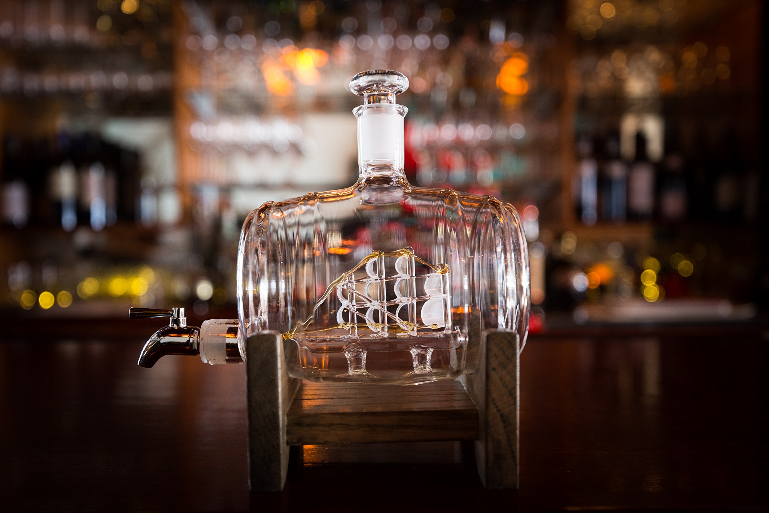 Bourbon Barrel Whiskey Decanter with Ship Design - 1000ml Glass Liquor Dispenser - Nautical Decor & Unique Gift for Men, Women, Whiskey Lovers - Perfect for Home Bar, Retirement Gifts, Sailing & Boating Enthusiasts (Tomoka Gold)