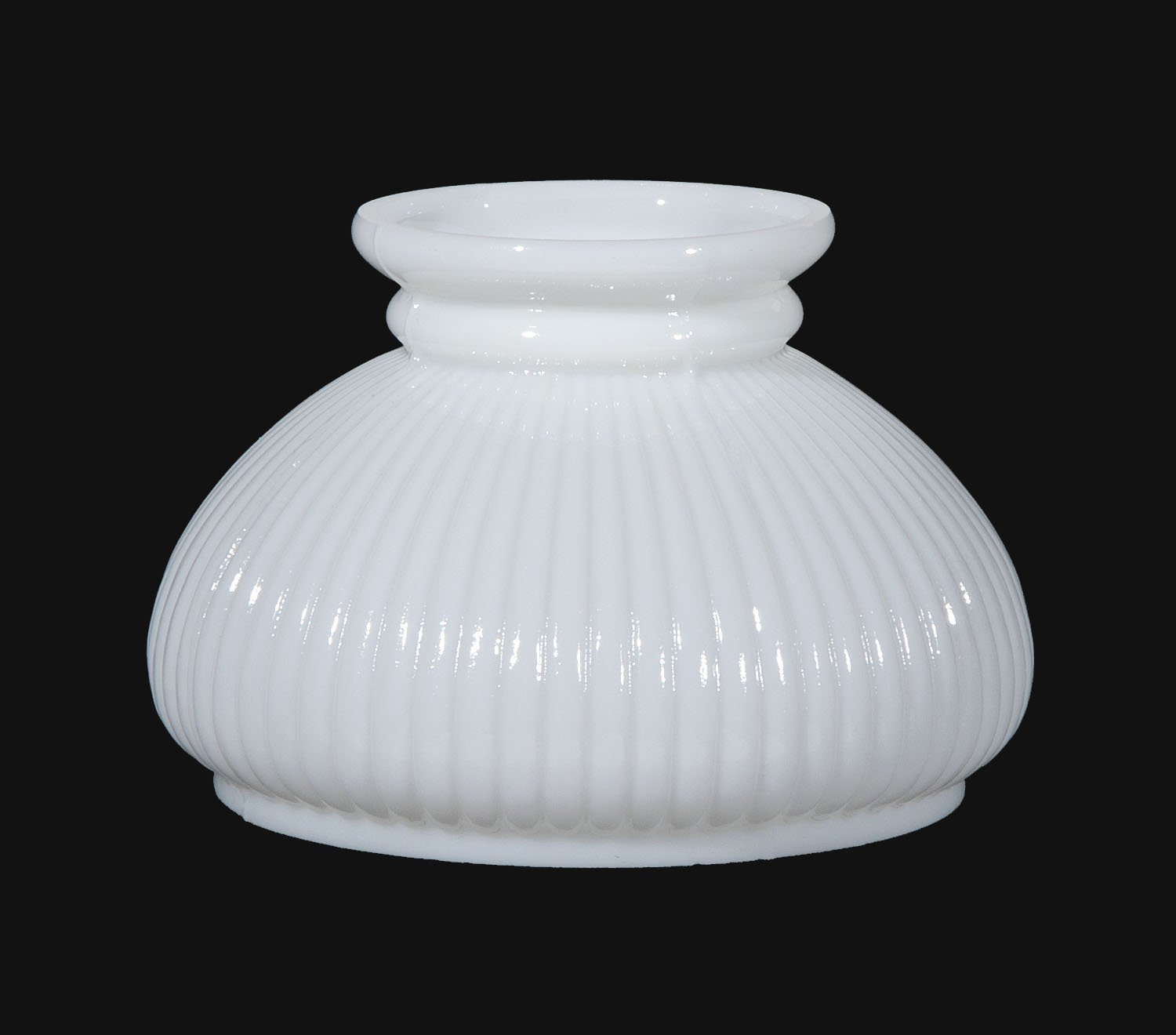 B&P Lamp® 7英寸学生灯罩 - 白色乳白玻璃带肋纹设计，适用于复古和古董风格台灯及壁灯，完美搭配书房和卧室