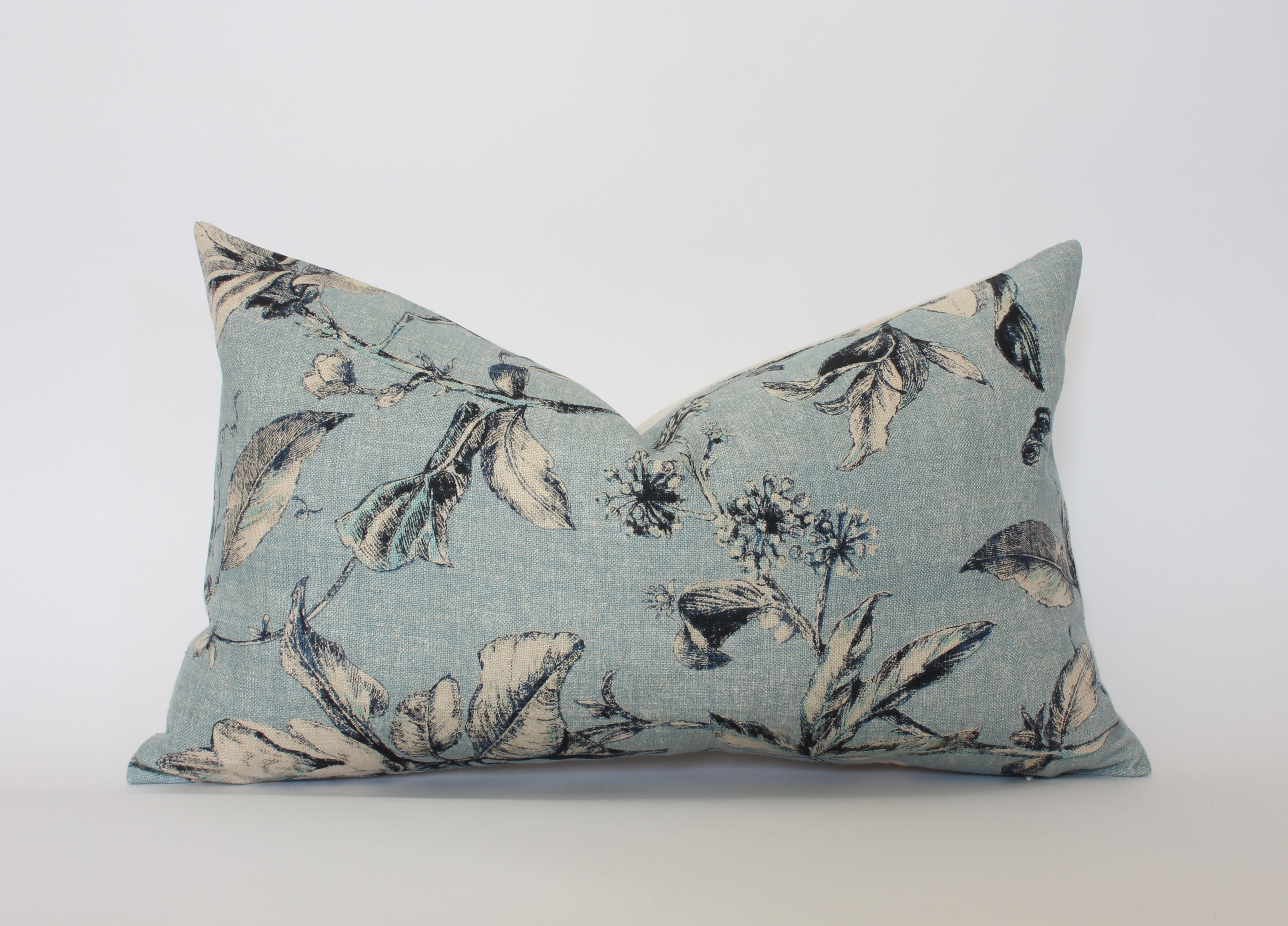 Premium Brooklyn Pillow Cover - Soft & Stylish Decorative Pillowcase for Couch, Bedroom, Living Room - Perfect for Home Decor, Gifts & Cozy Comfort