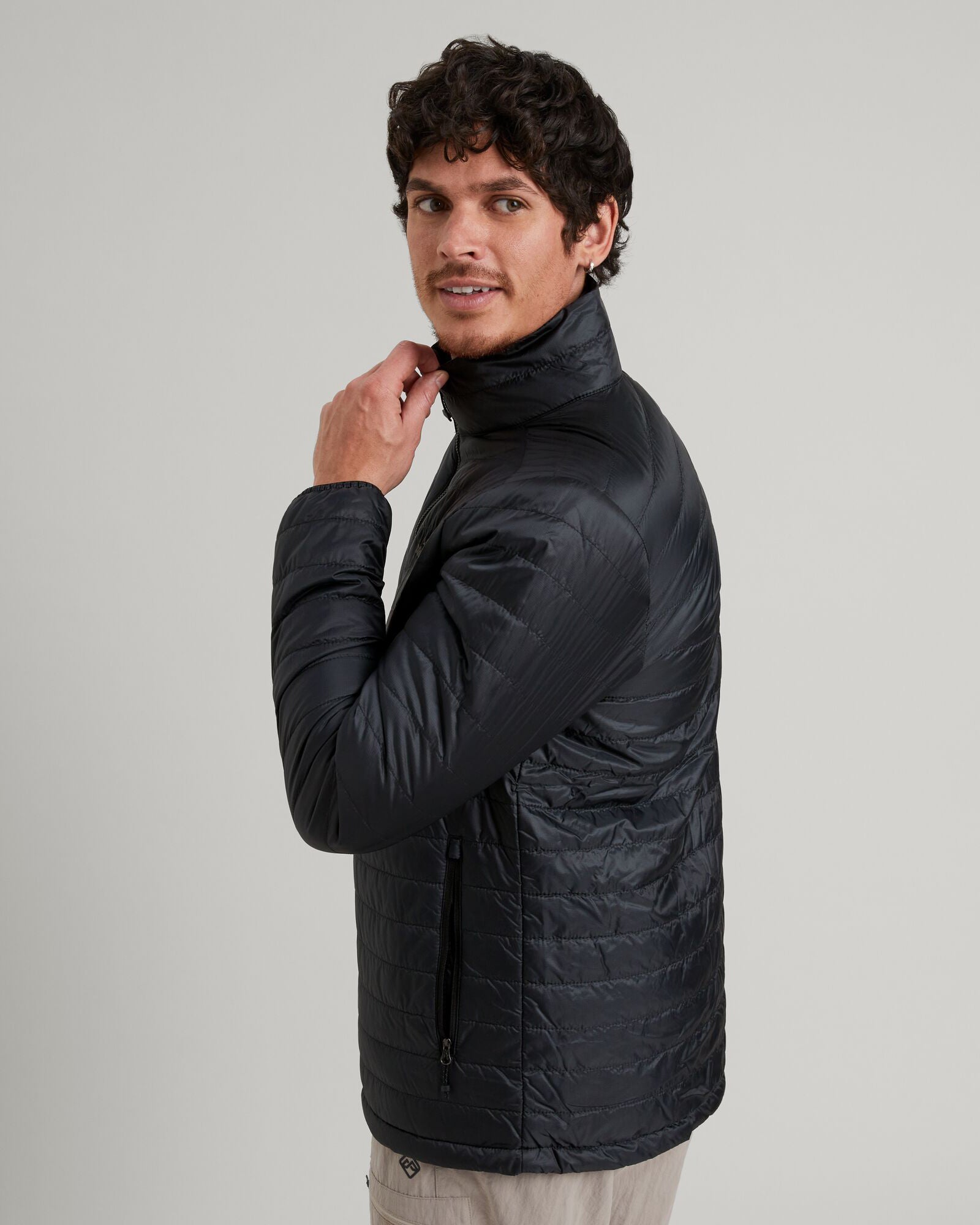 Heli R Men's novaLOFT Insulated Jacket - Lightweight Winter Coat for Outdoor Activities, Water-Resistant Black Stingray Color - Perfect for Hiking, Camping & Cold Weather Adventures