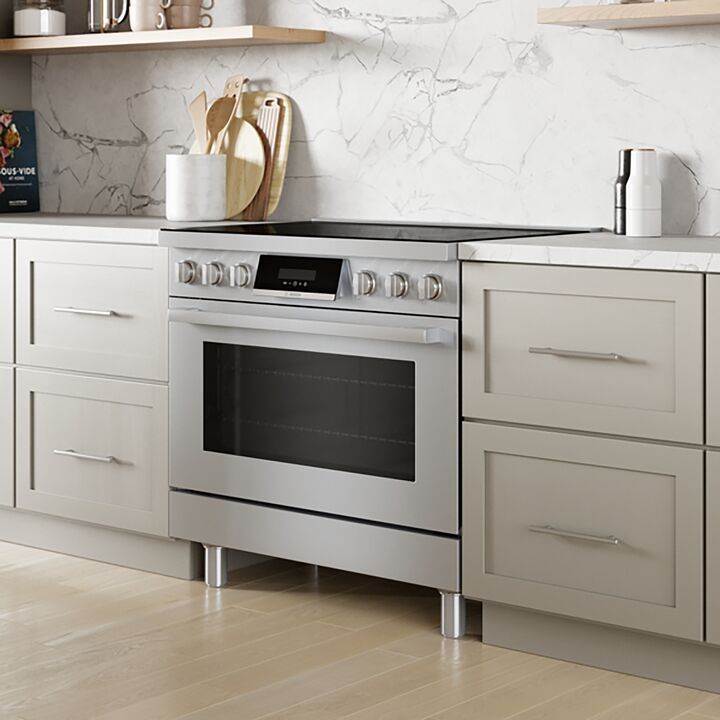 Bosch 36-Inch Stainless Steel Industrial Style Electric Induction Range - 3.7 cu. ft. Capacity, Model HIS8655C | Professional Kitchen Appliance for Home Chefs & Commercial Use