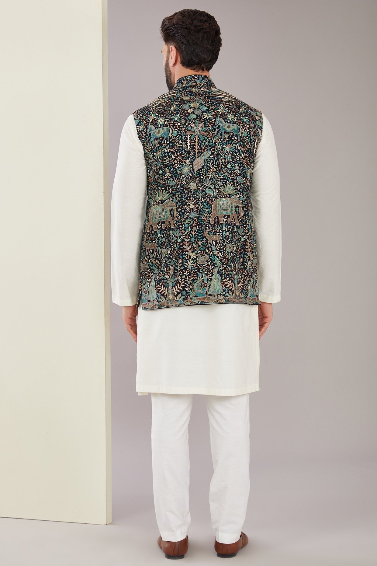 Exquisite Kashmiri Embroidered Short Nehru Jacket for Men | Traditional Indian Ethnic Wear | Perfect for Weddings, Festivals & Cultural Events
