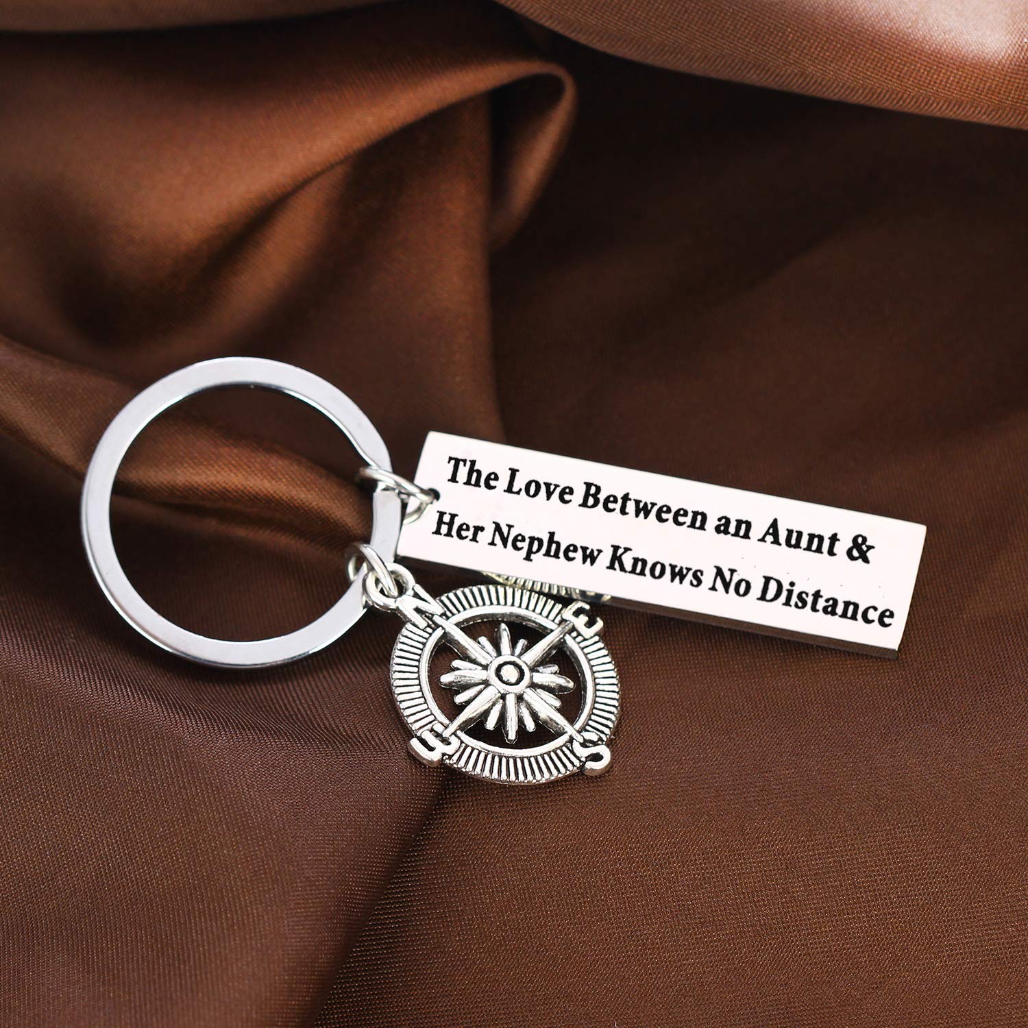 YEEQIN Aunt Keychain Gift - Heartwarming Nephew to Aunt Present - Engraved Keyring for Aunties (Style 01) - Perfect for Birthday, Christmas & Long-Distance Family Appreciation
