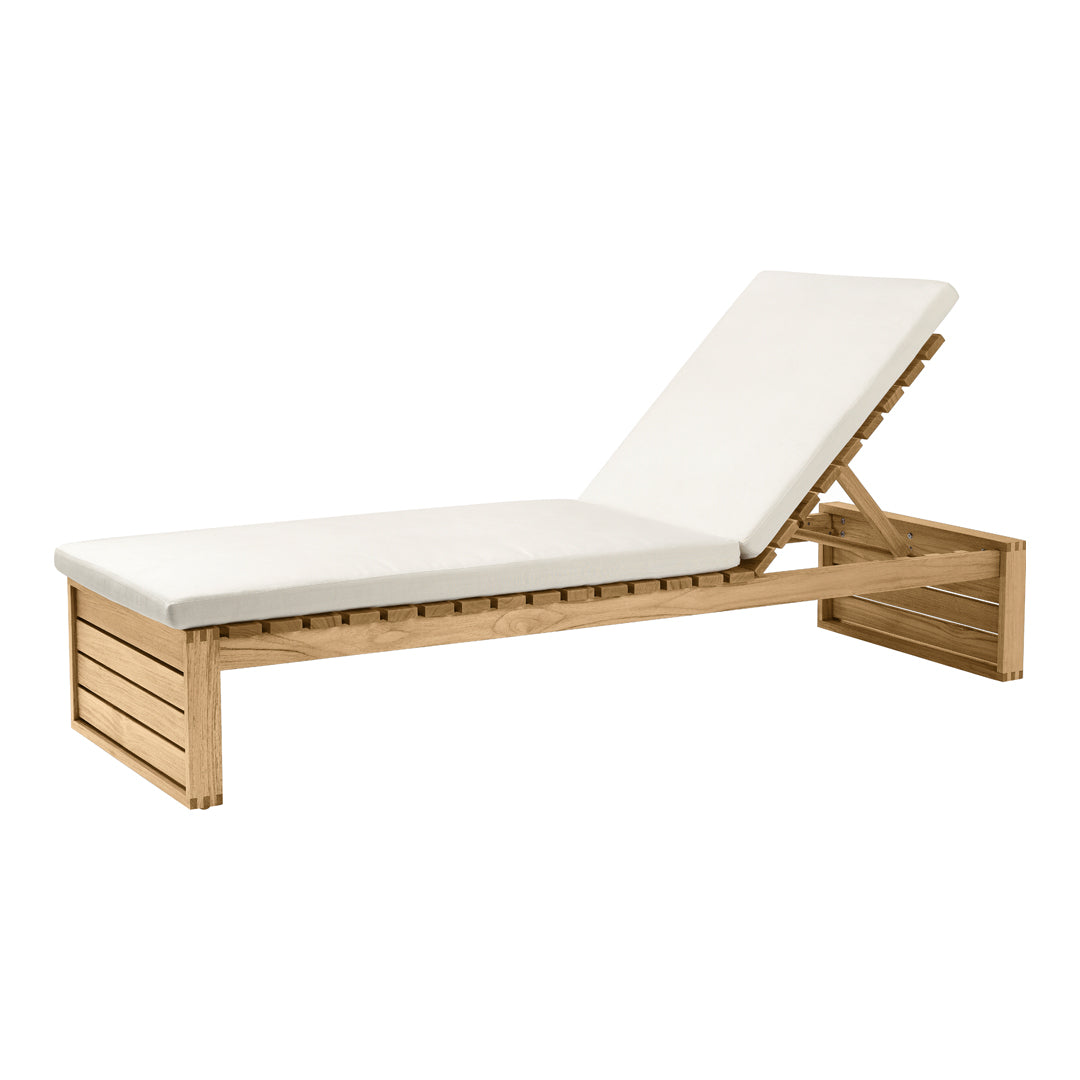 Kjaer BK14 Sunbed by Carl Hansen & Son - Modern Outdoor Lounge Chair for Patio, Garden, and Poolside Relaxation