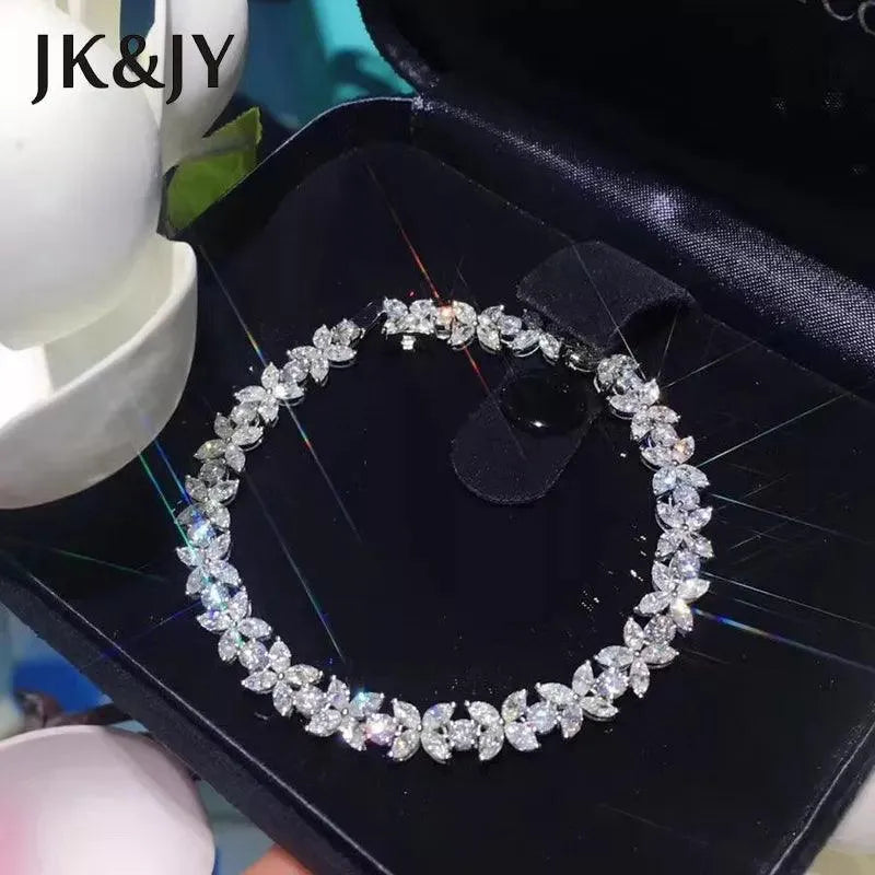 18K White Gold Natural Diamond Lucky Flowers Bracelet - 7.2Ct Sparkling High-Quality Jewelry for Women | Perfect Gift for Anniversary, Birthday & Special Occasions