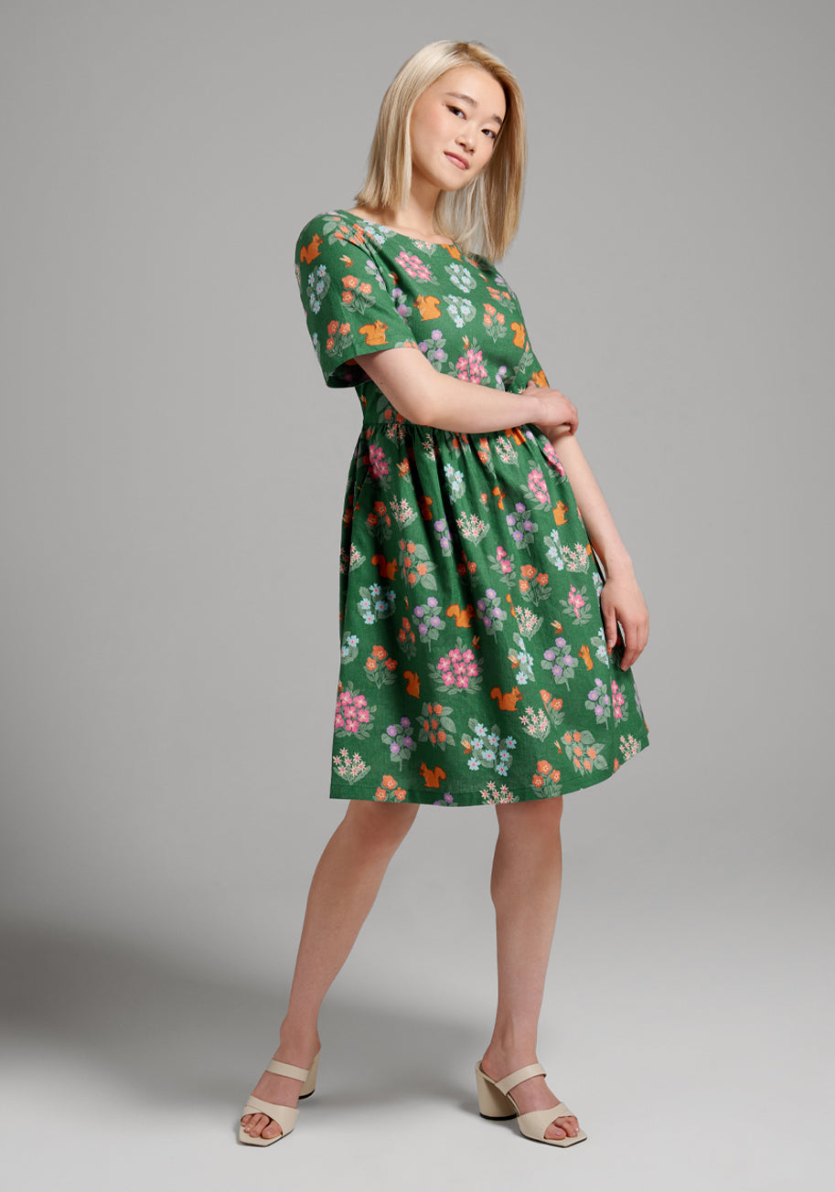 Floral Print Squirrel Design A-Line Dress for Women - Casual Summer Dress for Outdoor Picnics, Brunch & Date Nights