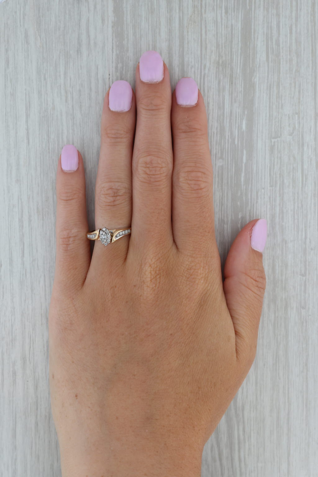 0.25ctw Diamond Cluster Halo Engagement Ring in 10k Yellow Gold - Size 8.5 - Perfect for Proposals, Anniversaries & Special Occasions