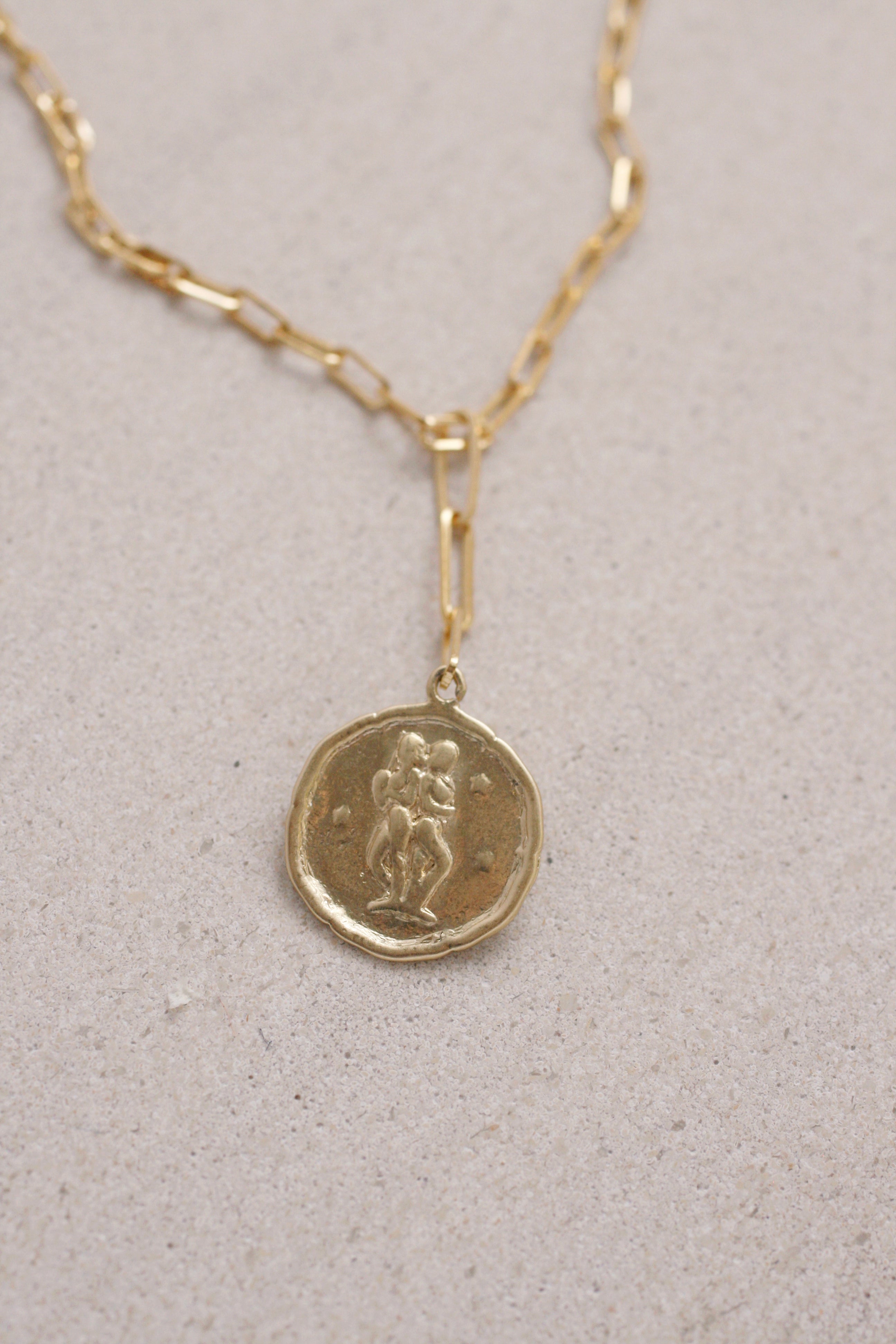 Stylish Paperclip Chain Zodiac Necklace - Personalized Zodiac Sign Jewelry for Women - Perfect for Daily Wear, Gifts & Special Occasions