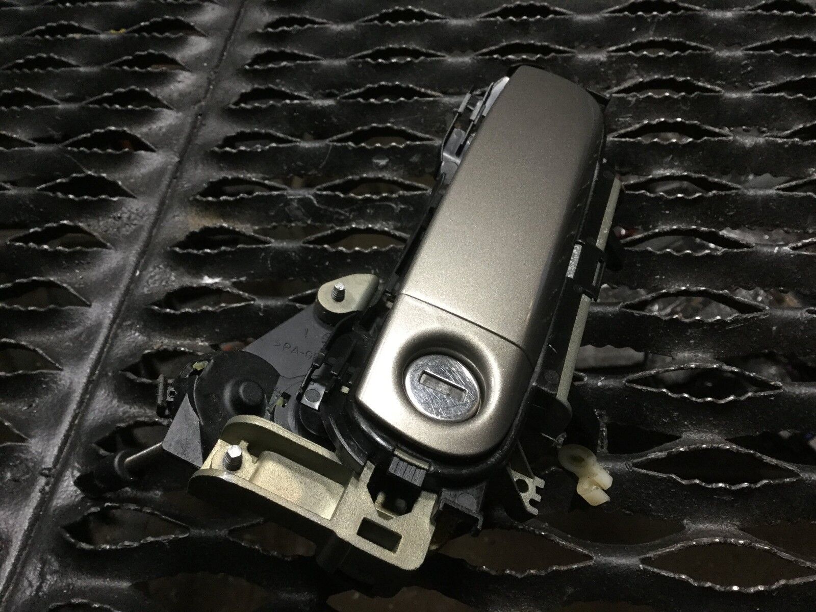2004-2006 Audi A4 Front Left Driver Side Exterior Door Handle Replacement - OEM Quality - Perfect for Car Repair & Restoration Projects