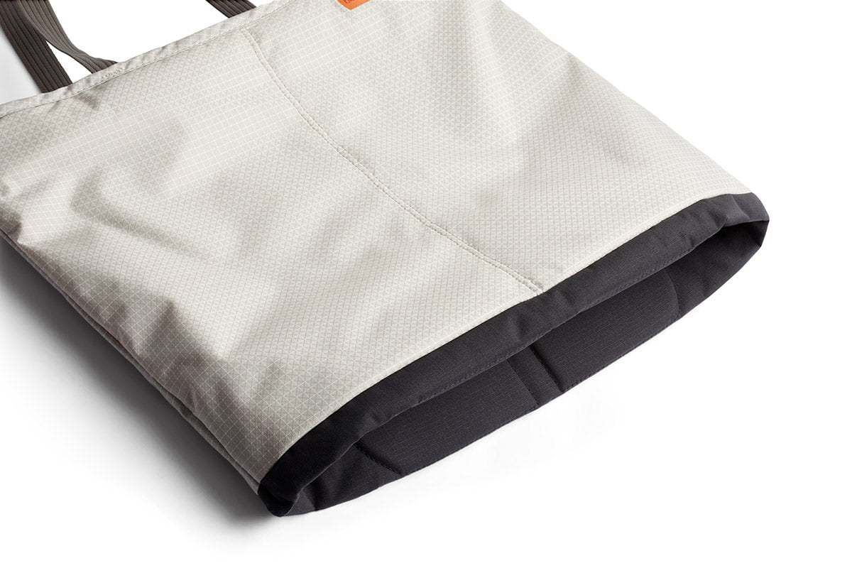Bellroy Lite Cooler Tote 16L - Insulated Beach Bag with Waterproof Lining | Perfect for Picnics, Camping & Outdoor Adventures