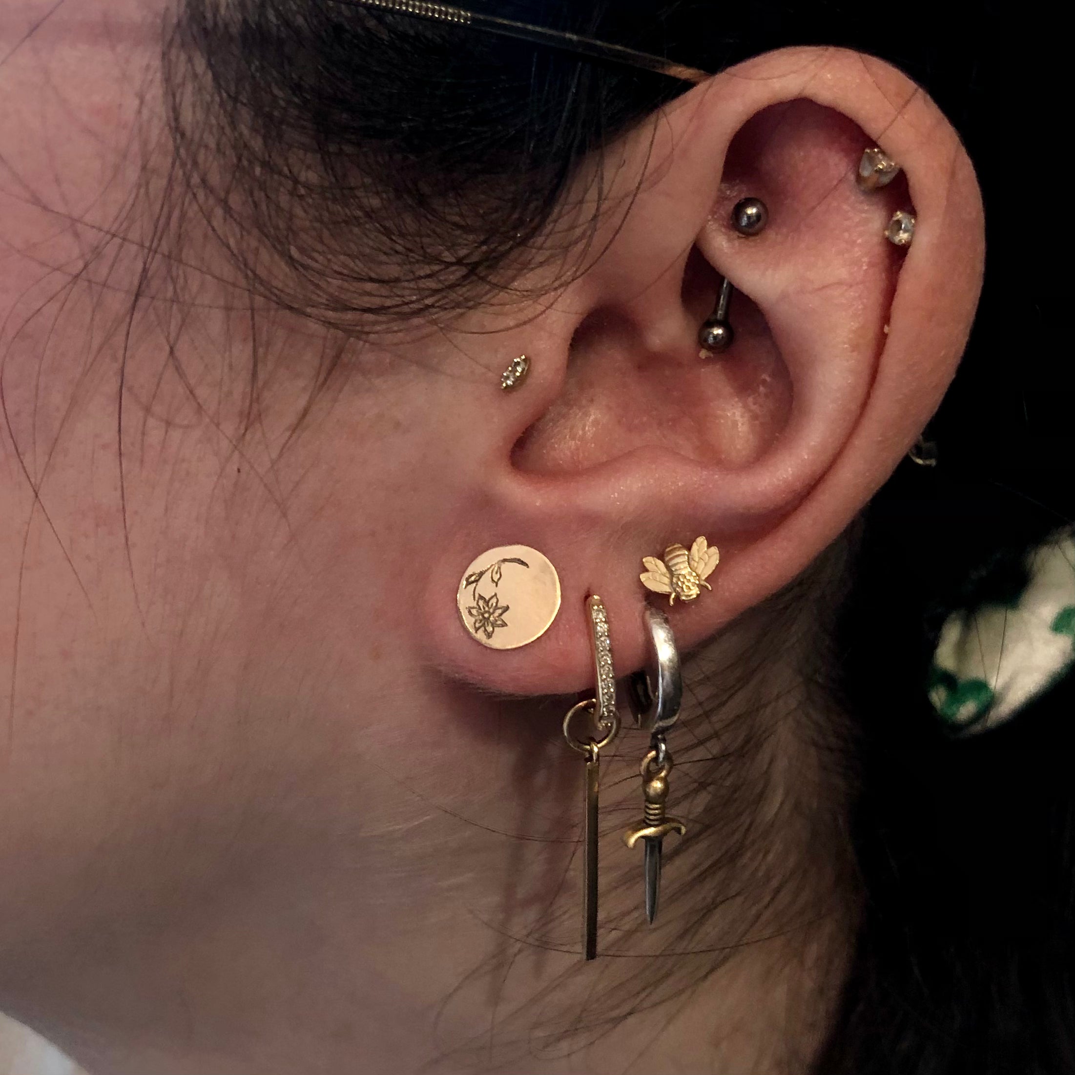 10K Gold Vintage Floral Stud Earrings for Women - Elegant Small Flower Design, Hypoallergenic & Comfortable - Perfect for Weddings, Parties & Everyday Wear