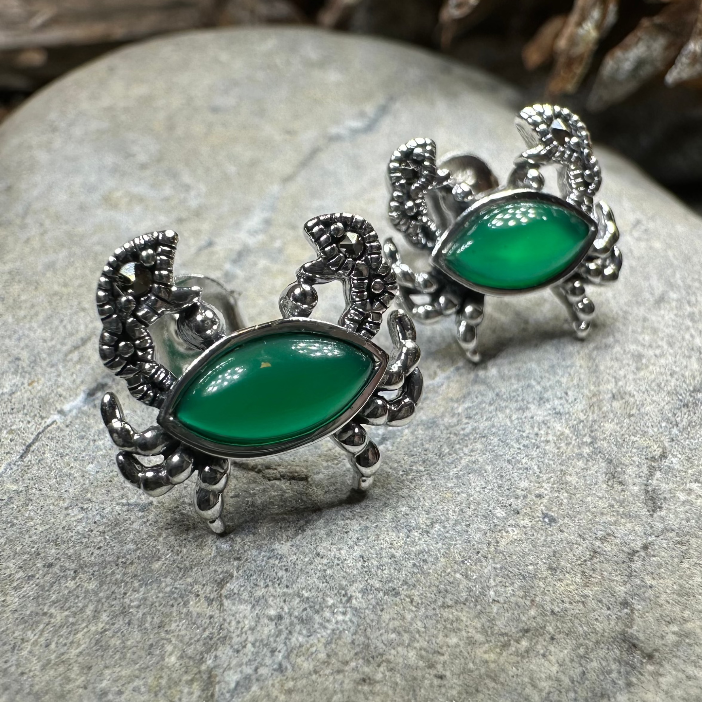 Carrie Crab Stud Earrings - Cute Crab-Shaped Silver Earrings for Women, Perfect for Beach Vacations, Summer Outfits & Casual Wear