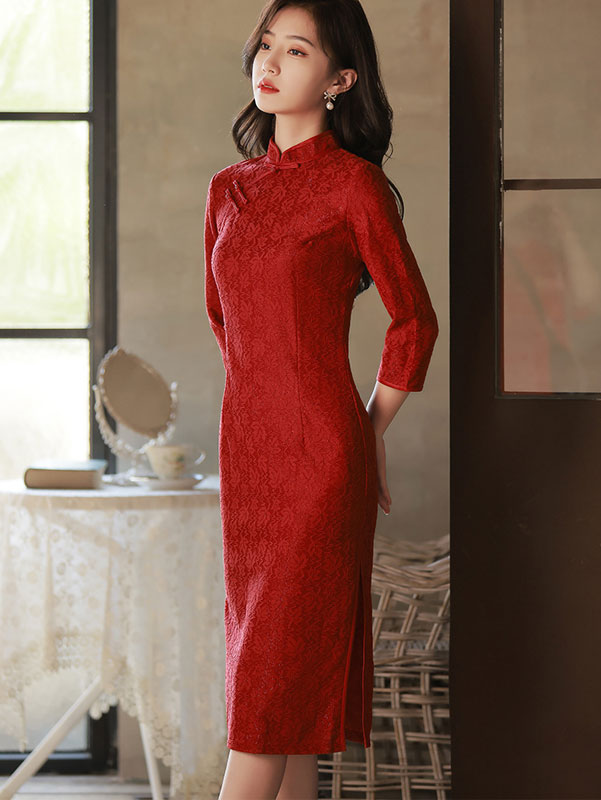 Elegant Red Lace Mid-Length Cheongsam Wedding Dress | Vintage Chinese Qi Pao Gown for Brides, Bridesmaids & Special Occasions | Perfect for Weddings, Parties & Cultural Events