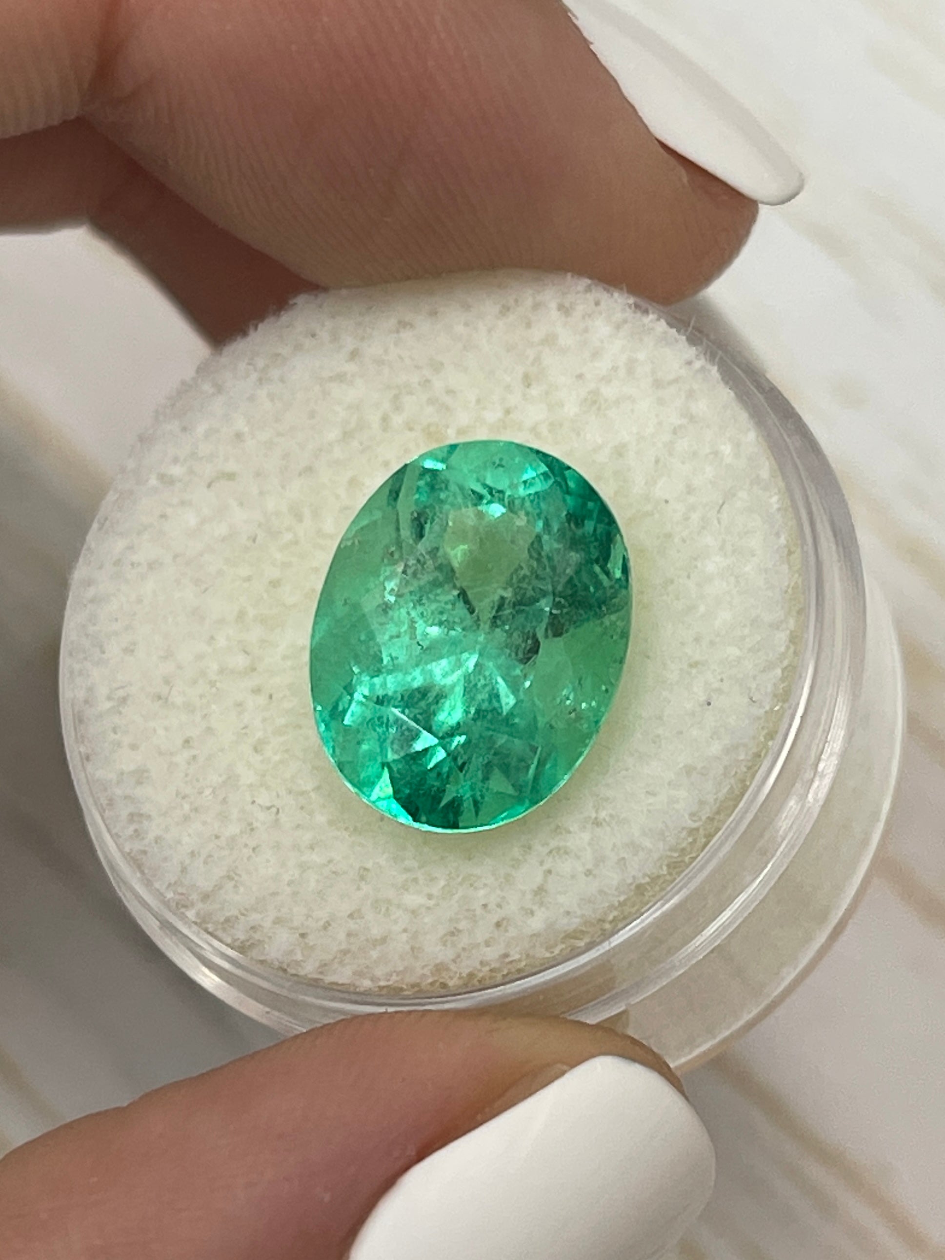 6.86 Carat 14x11mm Medium Spring Green Natural Loose Colombian Emerald Oval Cut Gemstone for Jewelry Making, Engagement Rings & Necklace Pendants