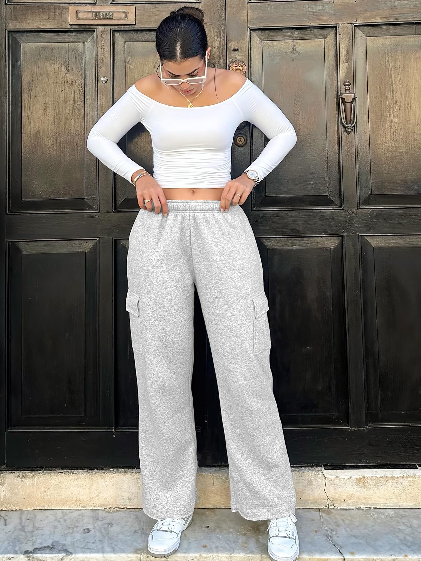 YEOREO Women's Fleece-Lined Cargo Sweatpants - Wide Leg Joggers with Drawstring & Pockets | Cozy Winter Lounge Pants for Casual Wear, Yoga, and Home Comfort