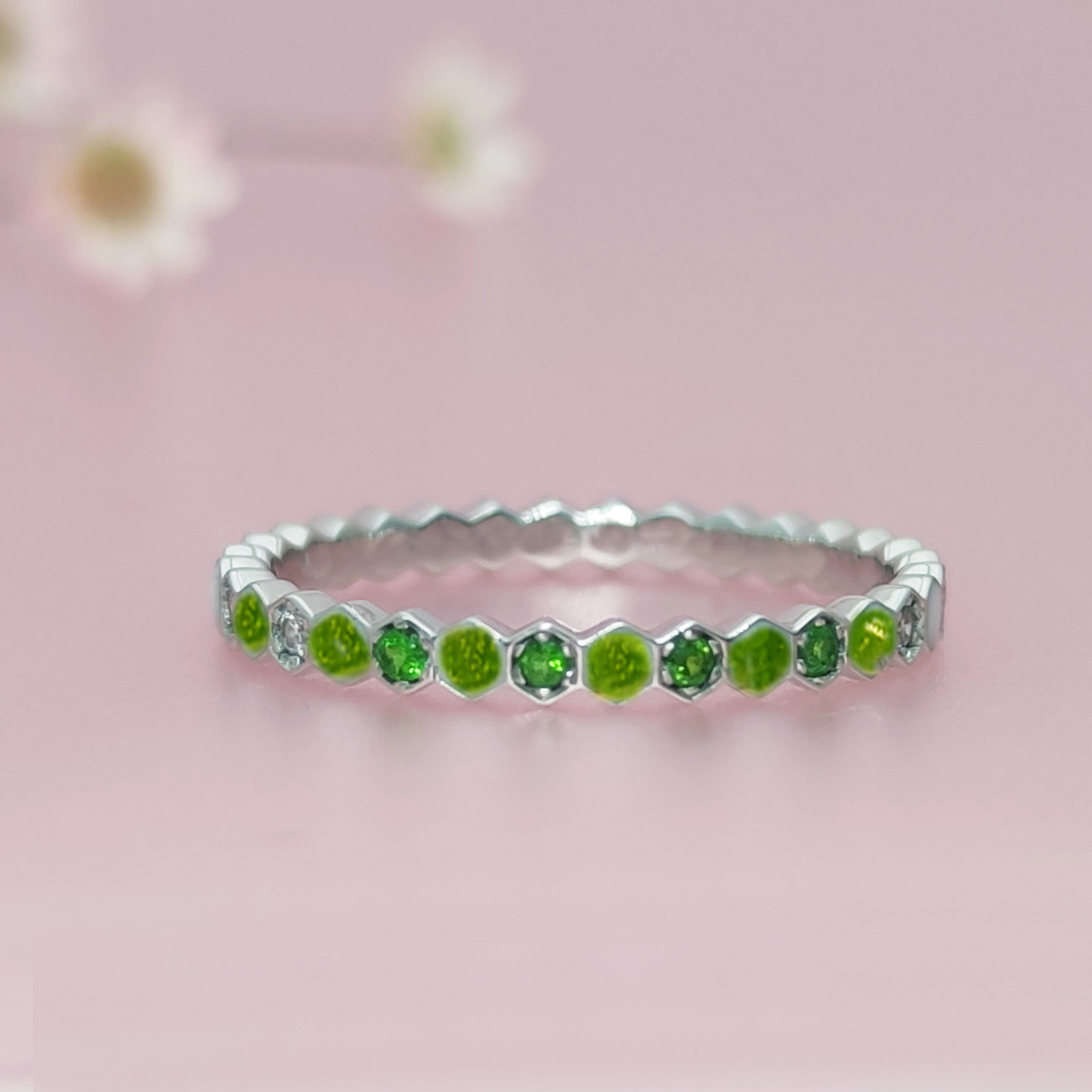 Serenity Memorial Ashes Ring - Elegant Keepsake Jewelry for Loved Ones | Perfect for Remembrance, Memorial Services & Everyday Wear