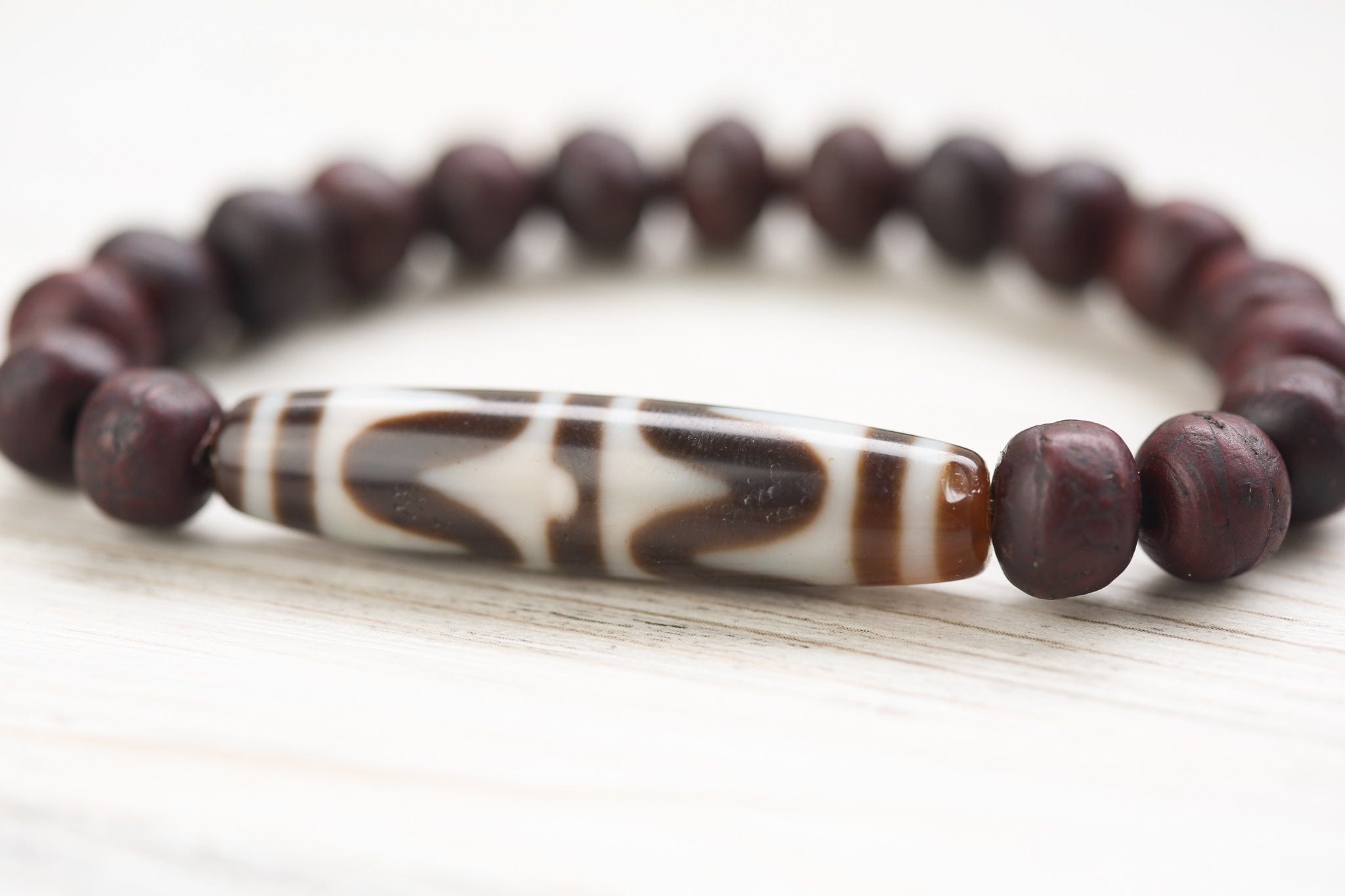 Antique Tibetan Dzi Bead Bracelet - Genuine Agate Stone for Protection & Good Luck - Perfect for Meditation, Spiritual Healing & Fashion Accessories