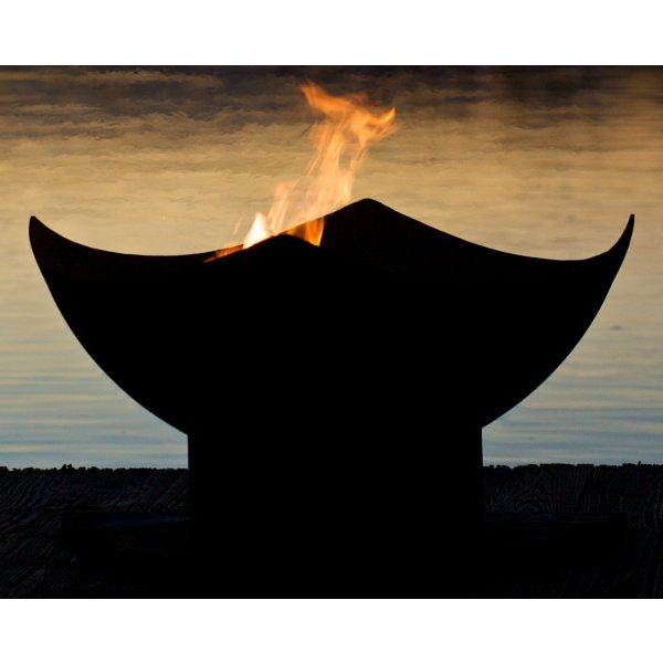 Stunning Manta Ray Fire Pit - Outdoor Patio & Backyard Fireplace for Cozy Gatherings & Camping - Durable Steel & Rust-Resistant Design
