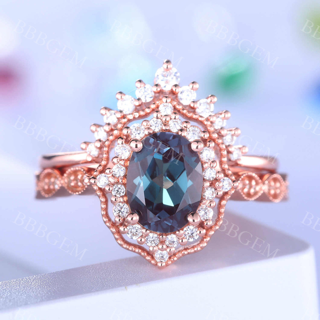 Alexandrite Engagement Ring Set in Rose Gold with Art Deco Diamond Matching Band – Perfect for Weddings, Anniversaries & Special Occasions