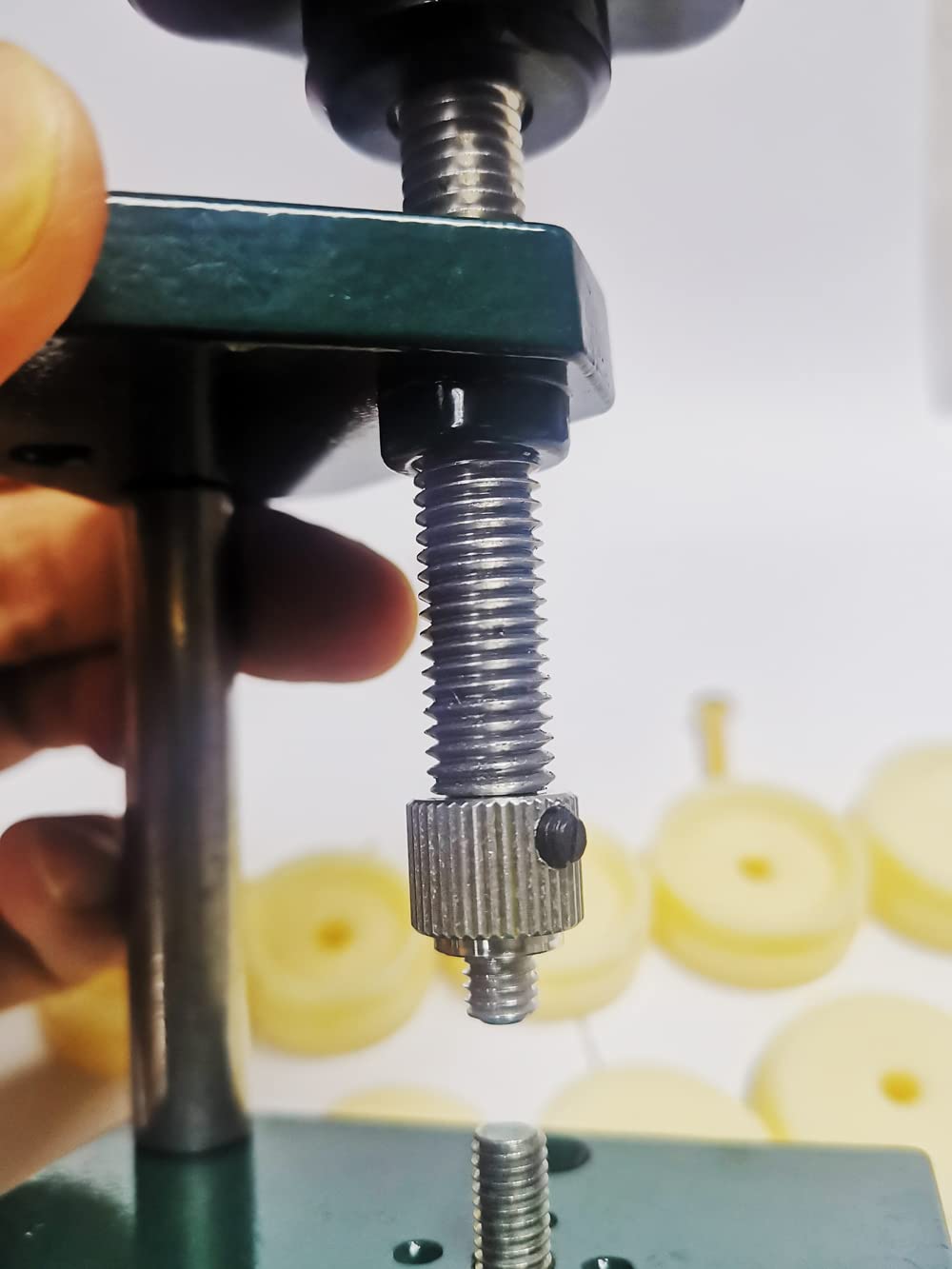 Professional Watch Crystal Front Case Screw Press & Back Case Presser Closer Kit with 10 Dies - Perfect for Watch Repair, Maintenance & DIY Watchmaking Projects
