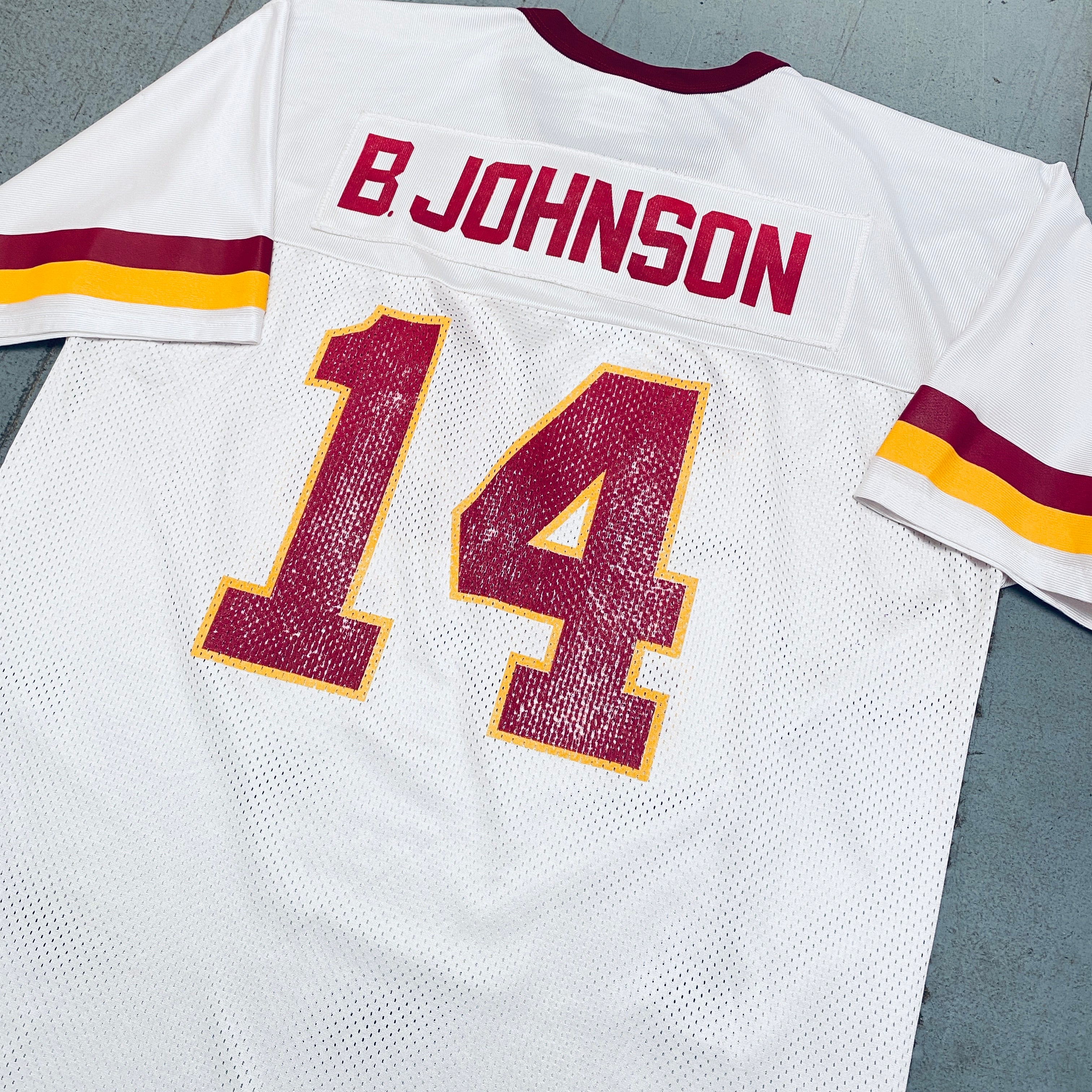 Authentic Washington Redskins Brad Johnson 1999-2000 Season Jersey (Size Large) - Perfect for NFL Fans, Collectors & Game Day Outfits