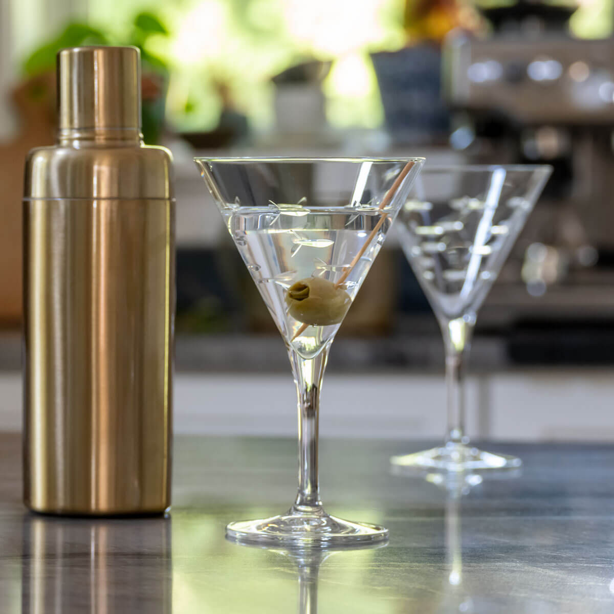 Set of 4 School of Fish 7.5oz Martini Cocktail Glasses - Perfect for Home Bars, Parties & Elegant Entertaining