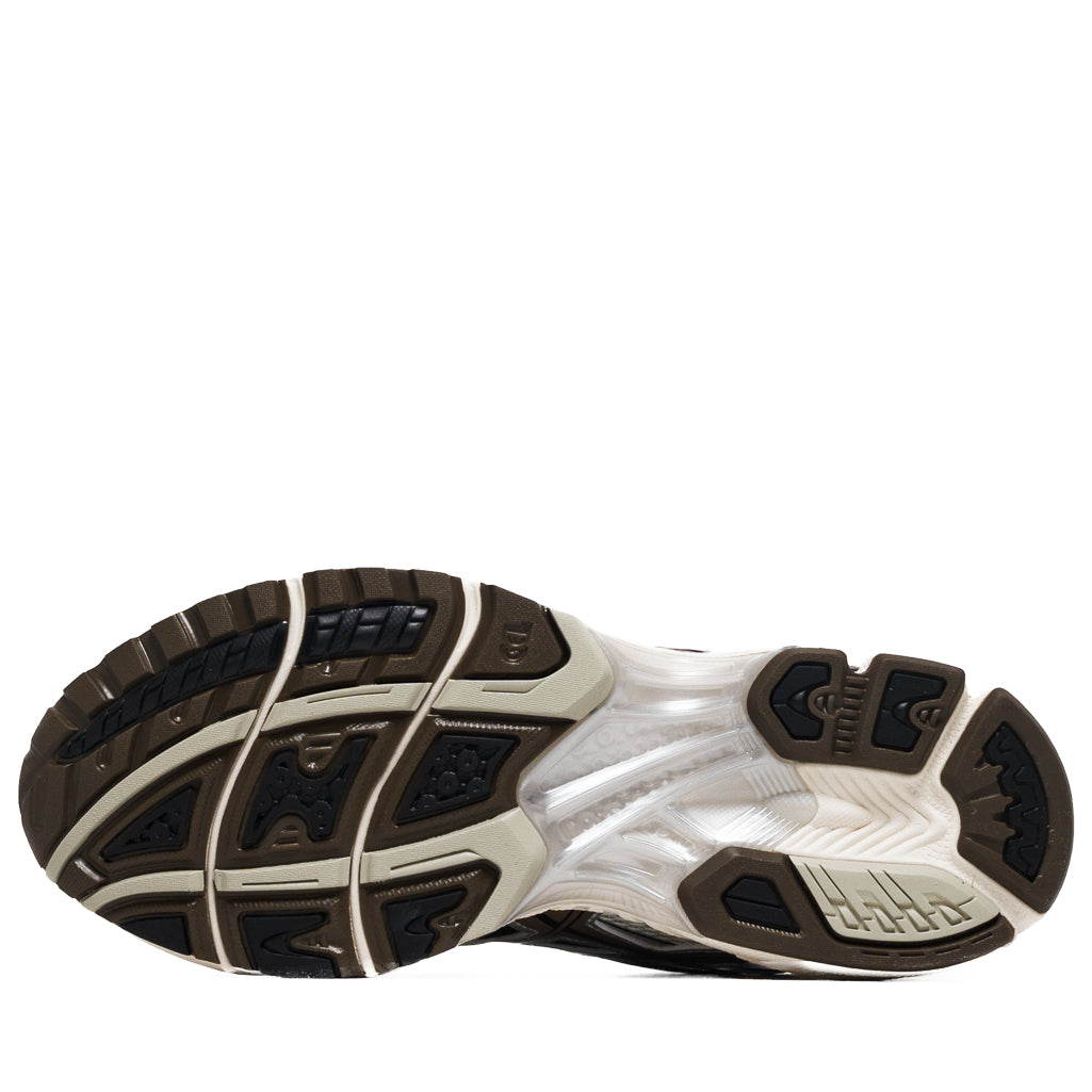 ASICS Gel-Nimbus 10.1 Running Shoes for Men & Women - Lightweight Cushioned Athletic Sneakers in Cream/Pure Silver - Perfect for Jogging, Gym Workouts & Daily Walking