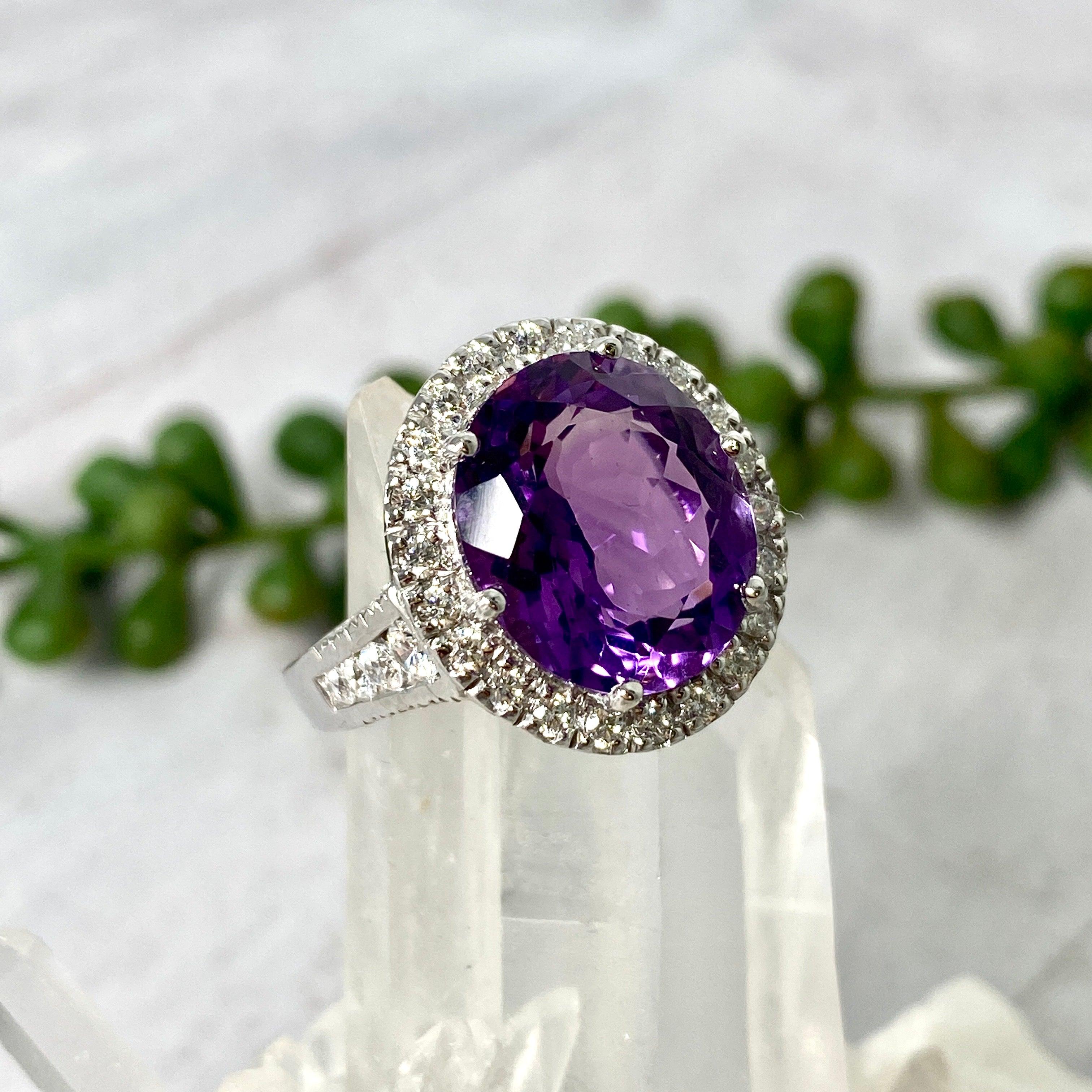 Amethyst Oval Cut Ring with CZ Accent - Size 8 - Sterling Silver Jewelry - Elegant Purple Gemstone Ring for Women - Perfect for Weddings, Anniversaries & Special Occasions