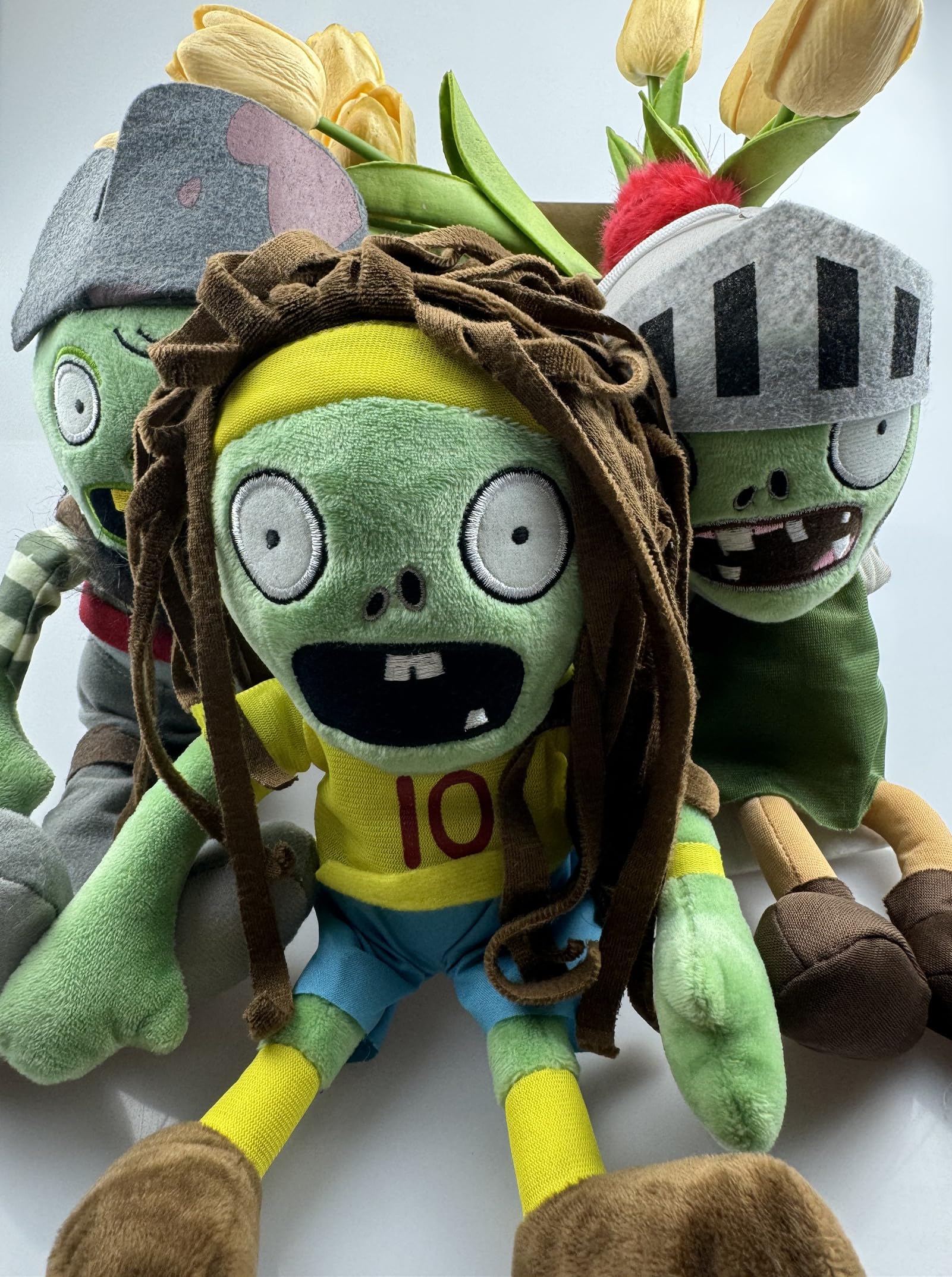 JHESAO 3-Piece Plants vs Zombies Plush Toy Set - Captain Zombie, Knight Zombie & Football Zombie Stuffed Dolls | Soft PVZ Character Figures for Kids Gifts, Game Room Decor & Themed Birthday Parties