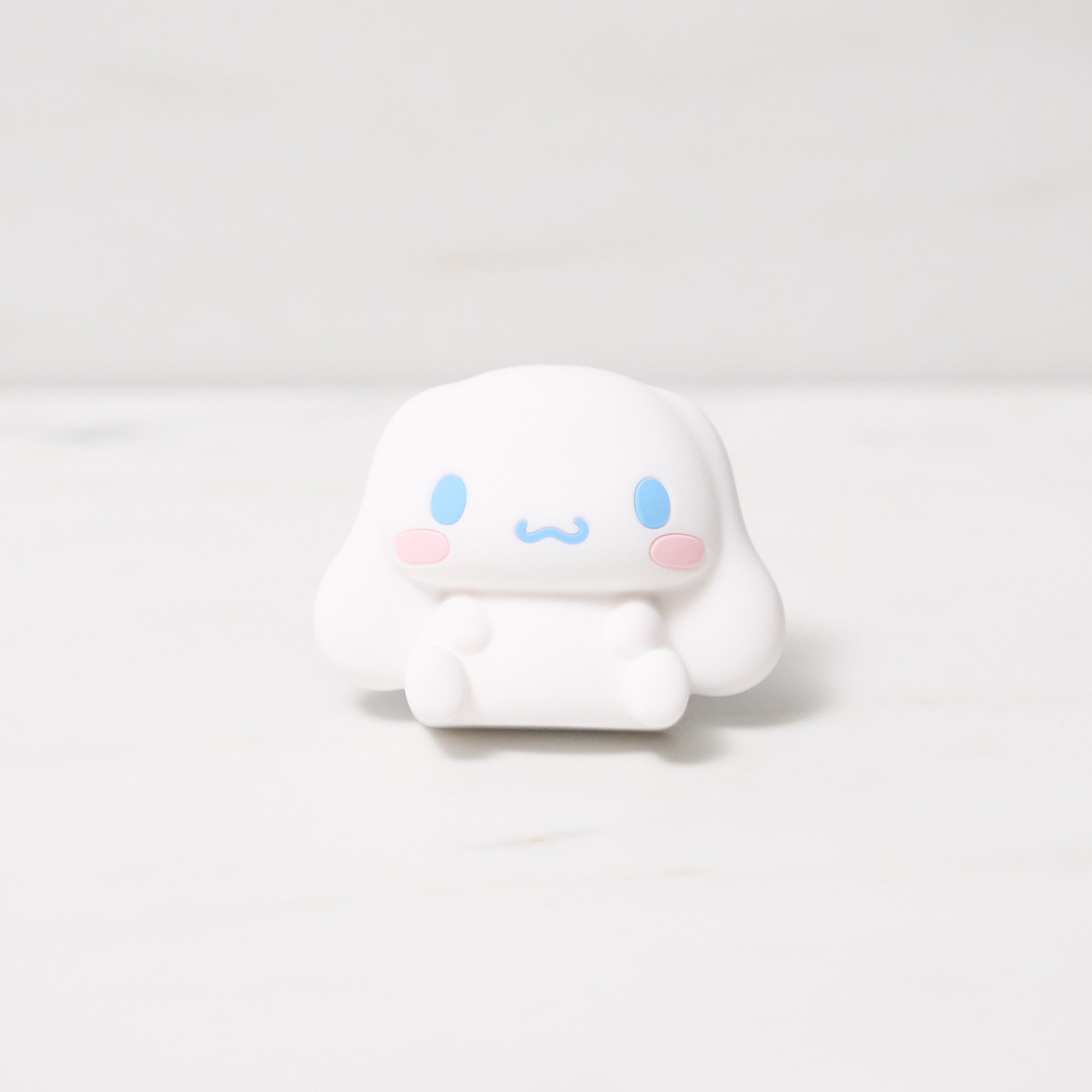 Pre-Owned Smartphone Grip with Sanrio Characters - Perfect for Secure Phone Handling While Shopping, Traveling & Taking Selfies