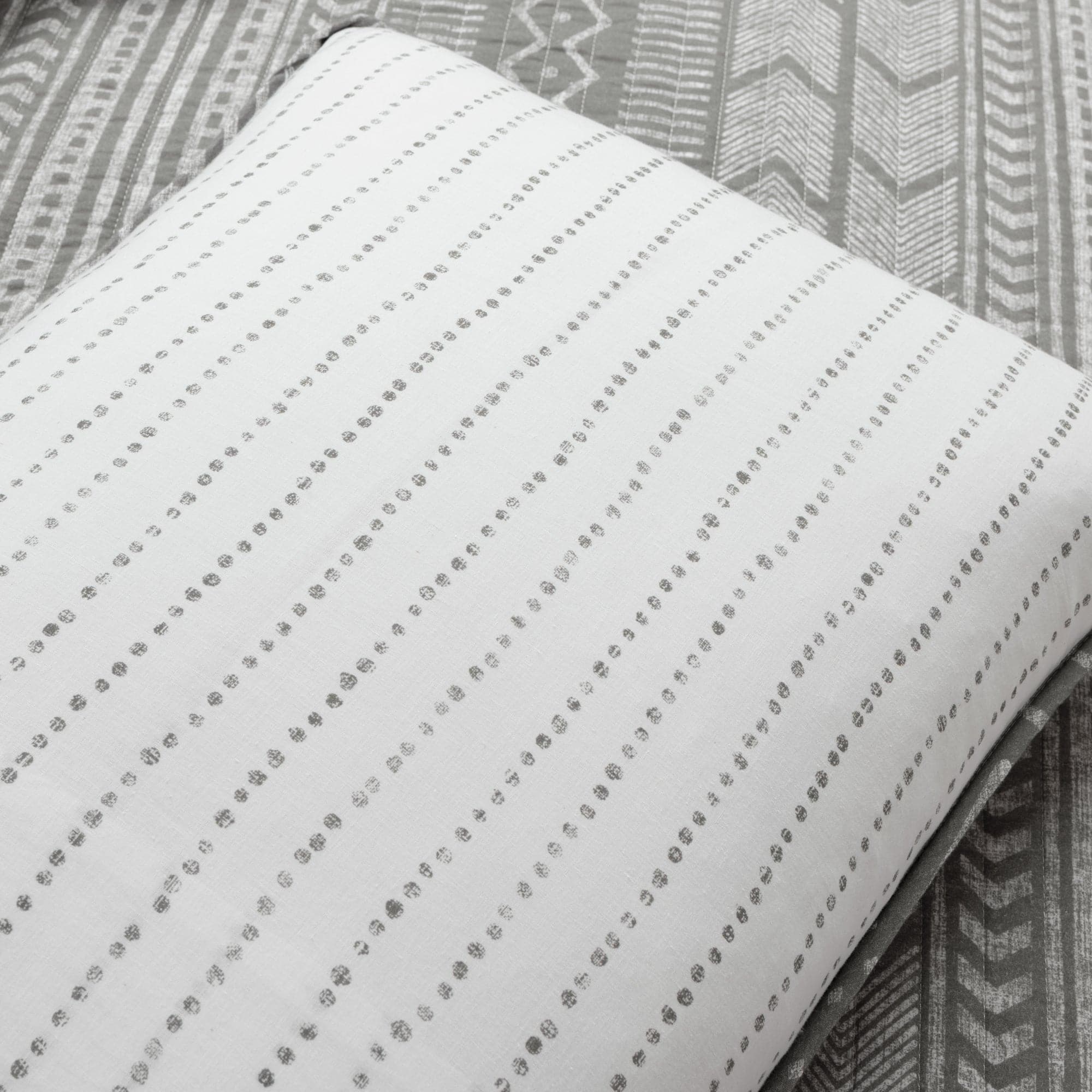 Hygge Geo Quilt 3 Piece Set - Soft Geometric Pattern Bedding for Cozy Bedroom Decor | Perfect for Master Bedroom, Guest Room & Dorm