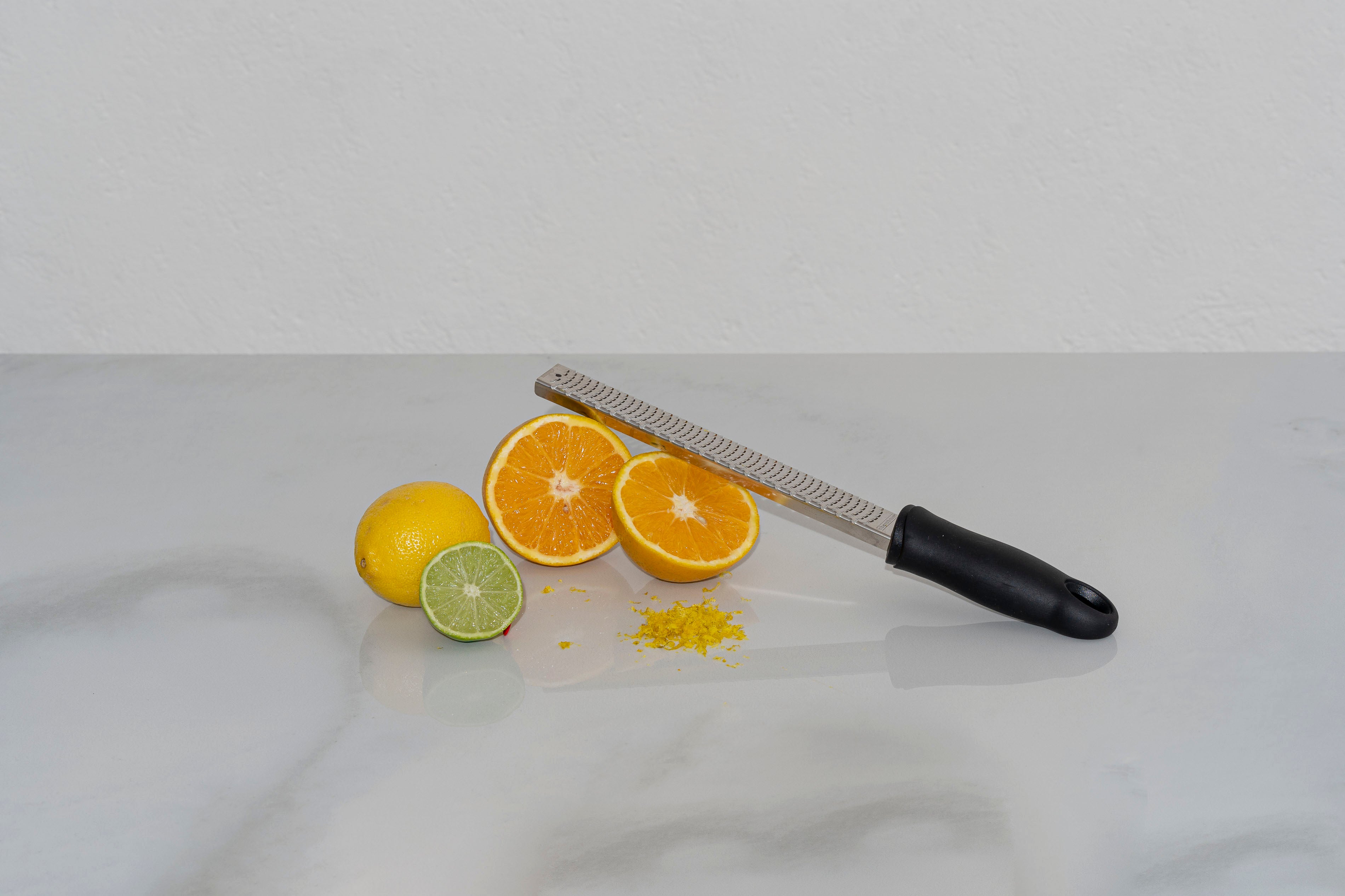 Premium Stainless Steel Black Citrus Zester - Professional Kitchen Tool for Grating Lemon, Lime & Orange Peel - Perfect for Baking, Cocktails & Garnishing