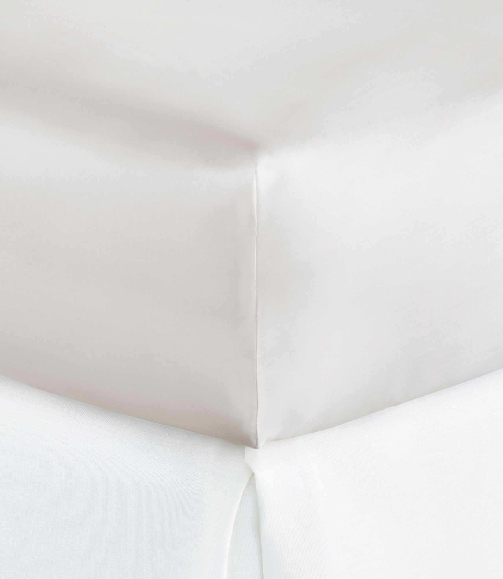 Luxury 400-Thread Count Sateen Fitted Sheet Set - Queen Size, Deep Pocket, Wrinkle & Fade Resistant - Perfect for Master Bedroom, Guest Room & Airbnb