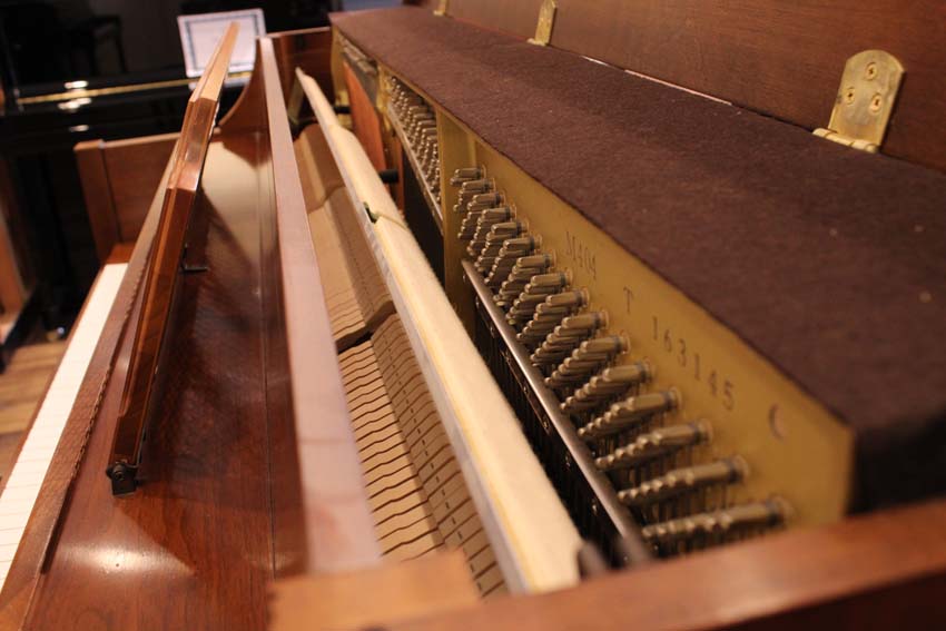 1992 Yamaha 43 M404 Upright Piano in Walnut Satin Finish | Vintage Used Piano with Serial Number T163145 | Perfect for Home, Studio, or Music Classroom