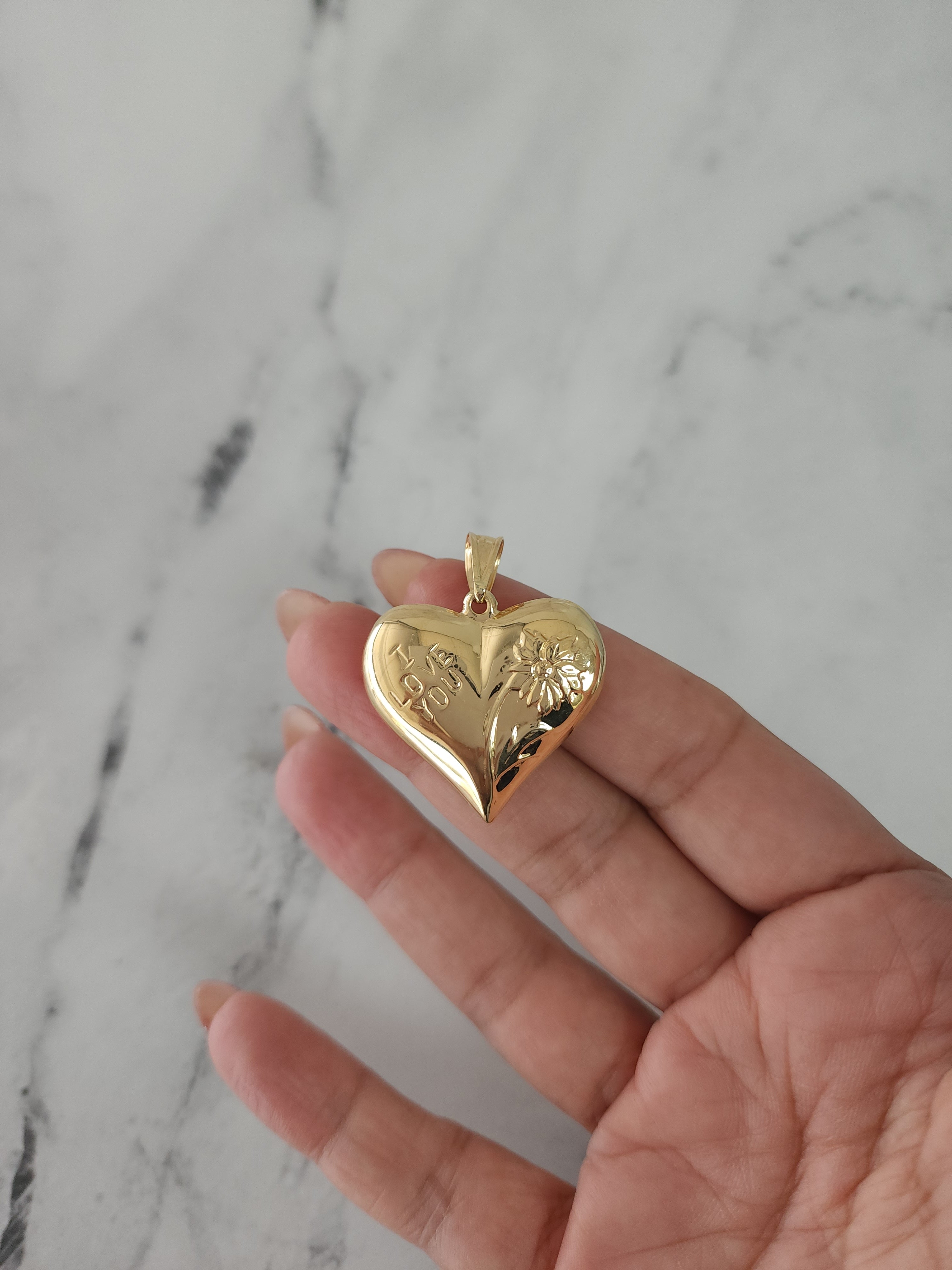 I Love You Heart Shaped Necklace with Floral Design - Romantic Gift for Her, Perfect for Valentine's Day, Anniversary & Date Night