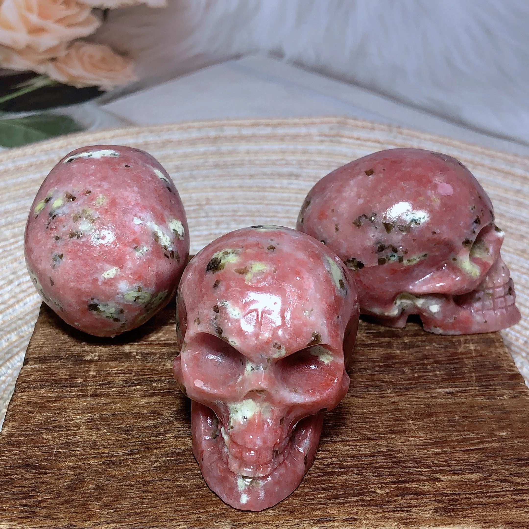 Natural Pink Moonstone & Green Tourmaline Skull Carving - Healing Crystal for Reiki Energy, Spiritual Decor & Home Protection - Perfect for Meditation, Yoga & Positive Energy Spaces